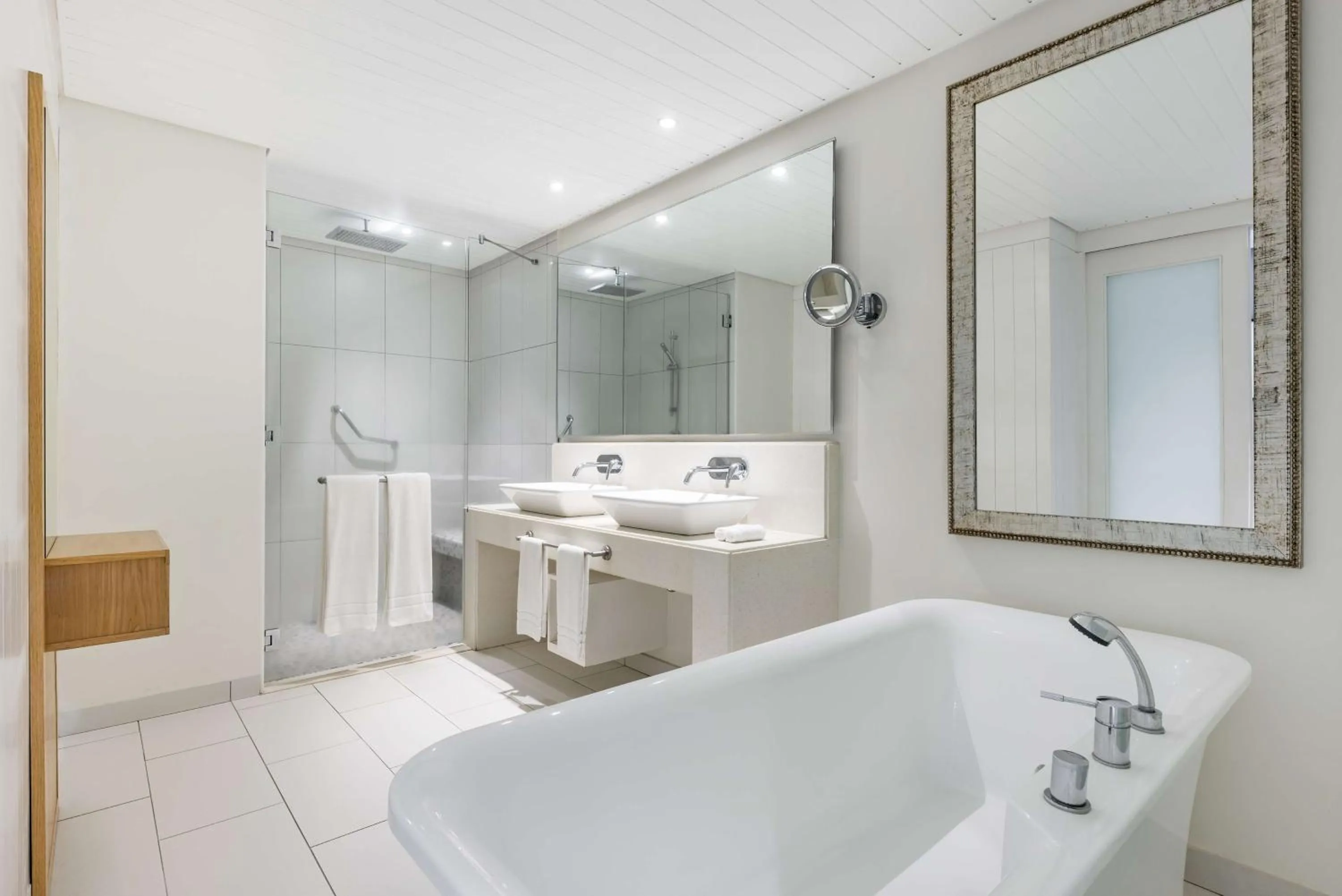 Bathroom in Radisson Blu Azuri Resort & Spa