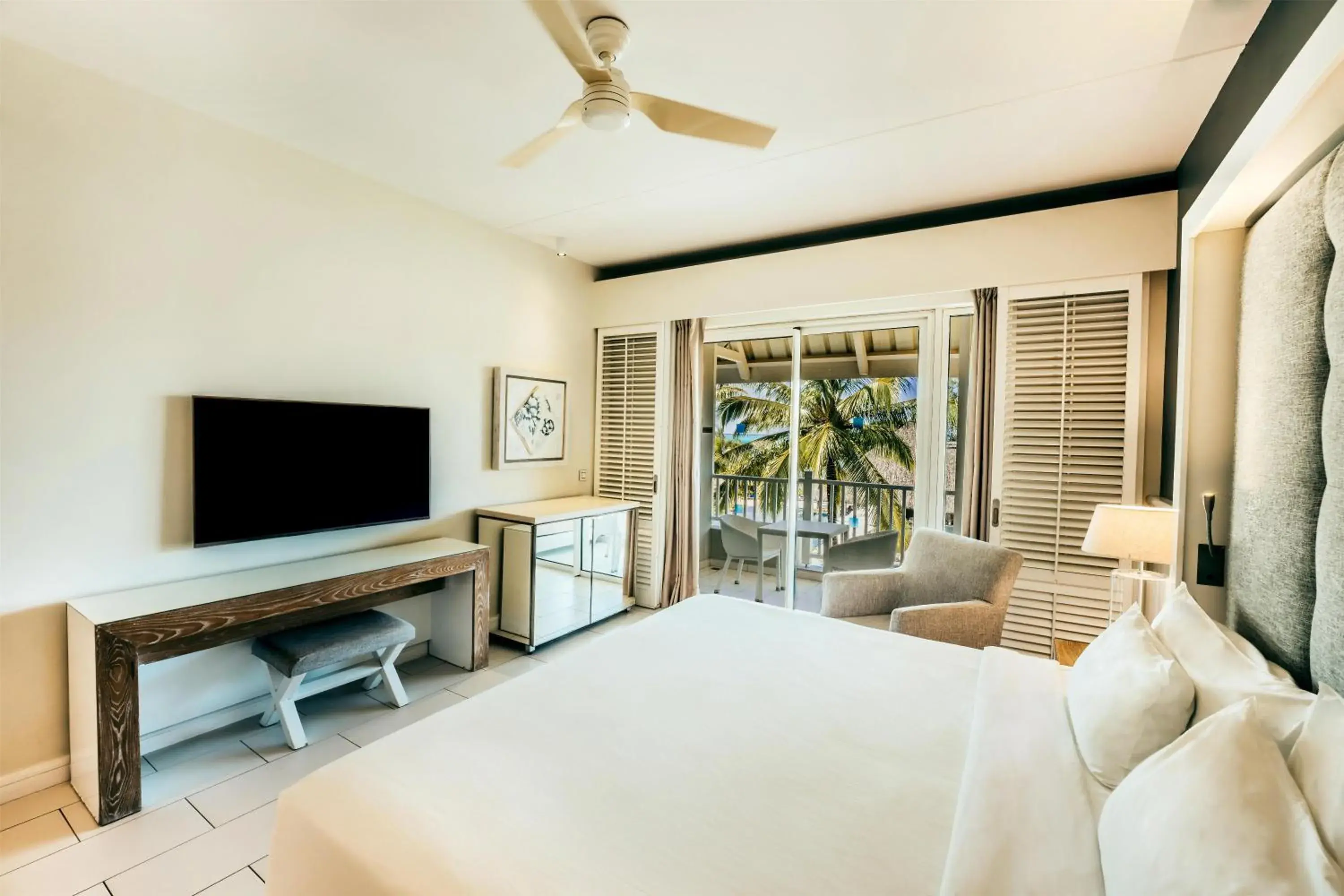 Bedroom, Bed in Radisson Blu Azuri Resort & Spa Bedroom, Bed in Radisson Blu Azuri Resort & Spa