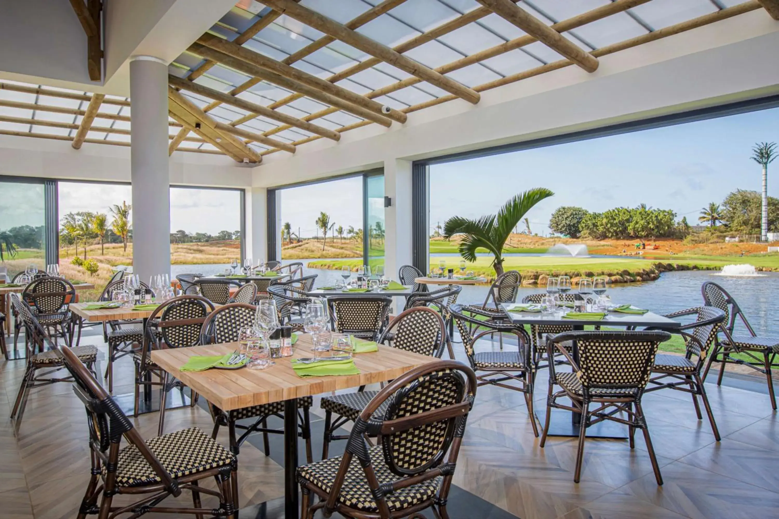 Restaurant/places to eat in Radisson Blu Azuri Resort & Spa Restaurant/places to eat in Radisson Blu Azuri Resort & Spa