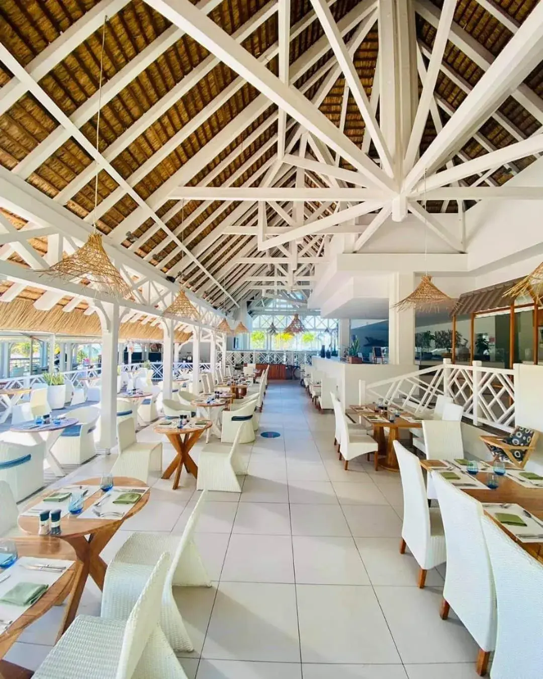 Restaurant/places to eat in Radisson Blu Azuri Resort & Spa Restaurant/places to eat in Radisson Blu Azuri Resort & Spa