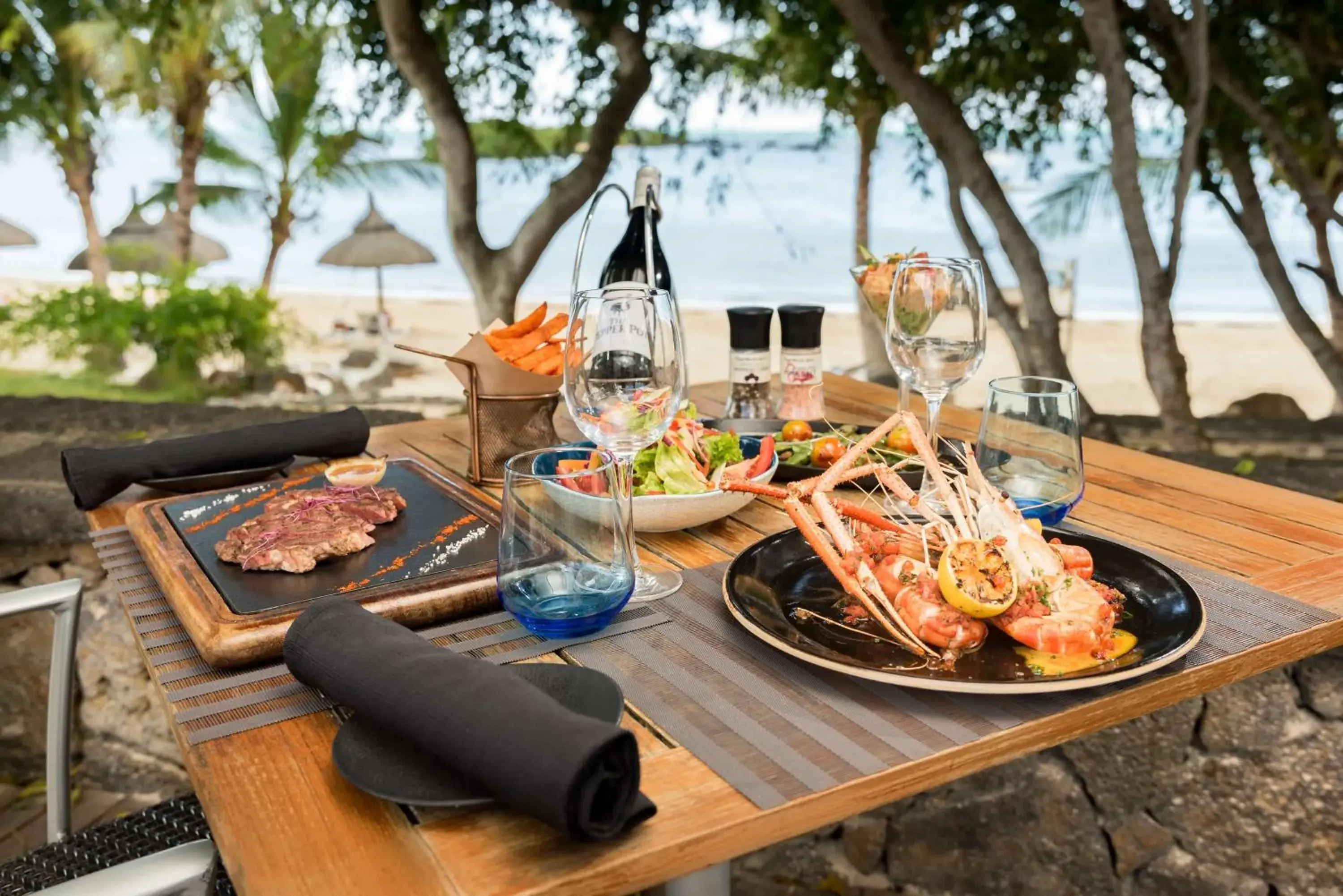 Restaurant/places to eat in Radisson Blu Azuri Resort & Spa Restaurant/places to eat in Radisson Blu Azuri Resort & Spa