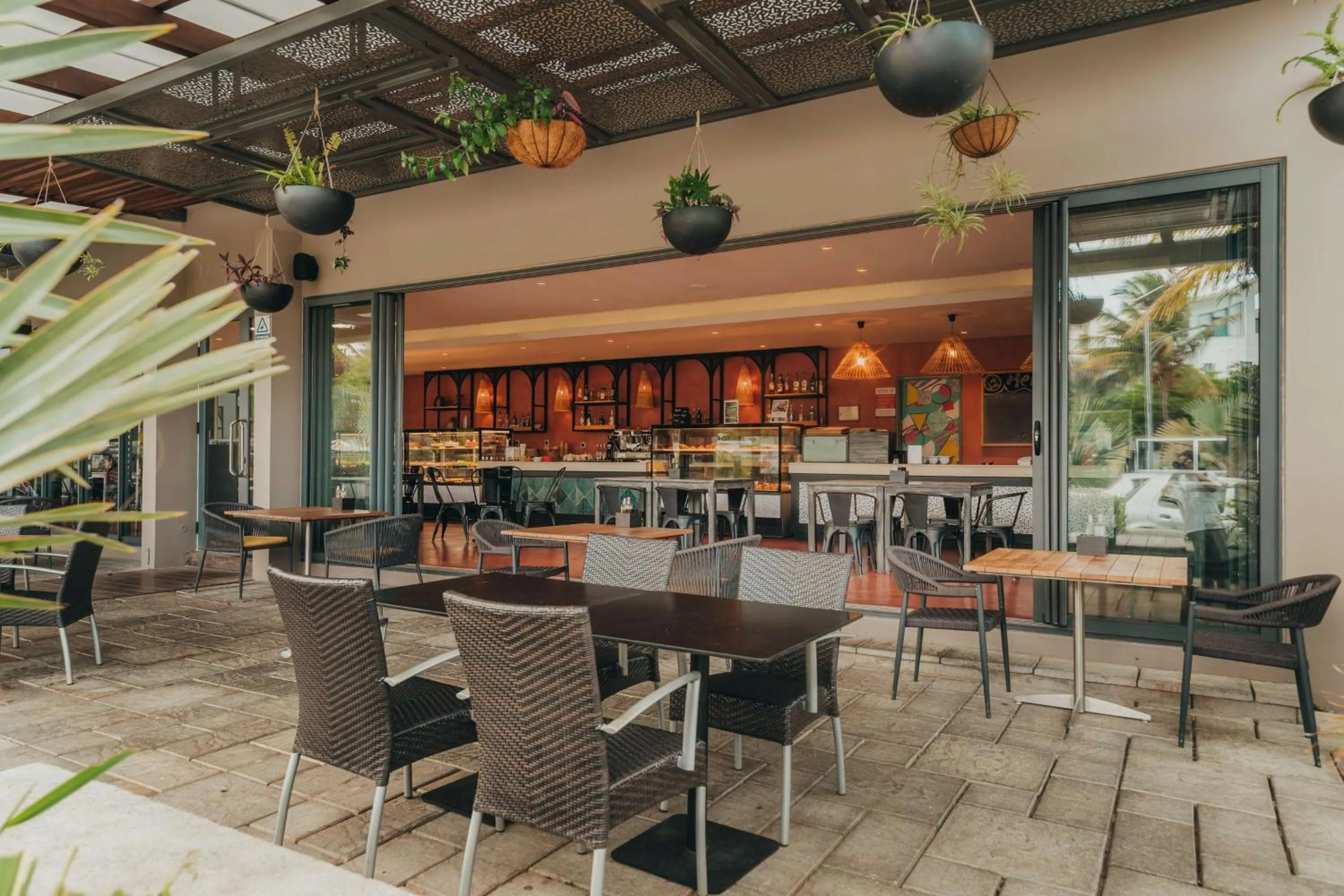 Restaurant/places to eat in Radisson Blu Azuri Resort & Spa