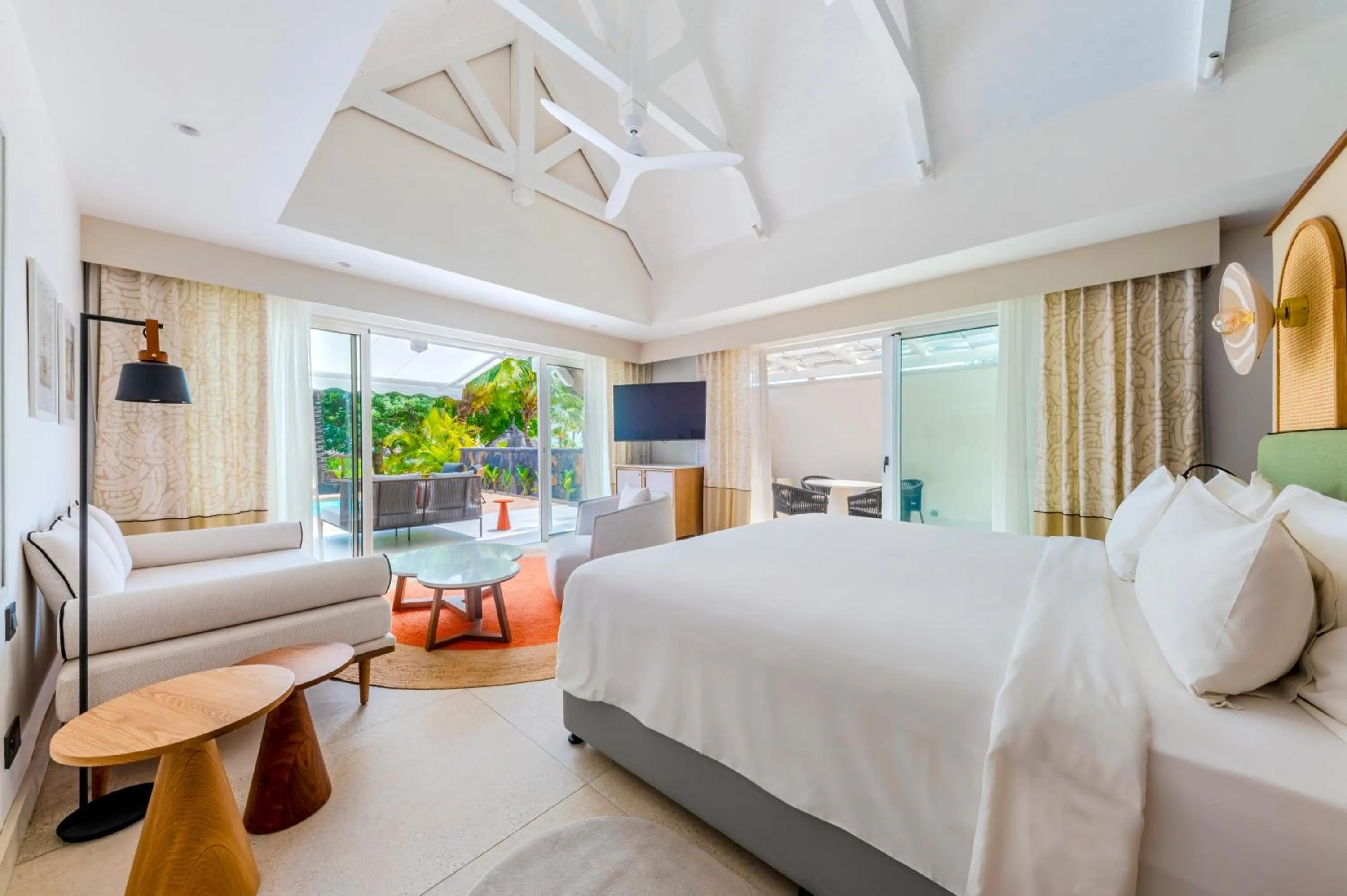 Bed in Radisson Blu Azuri Resort & Spa