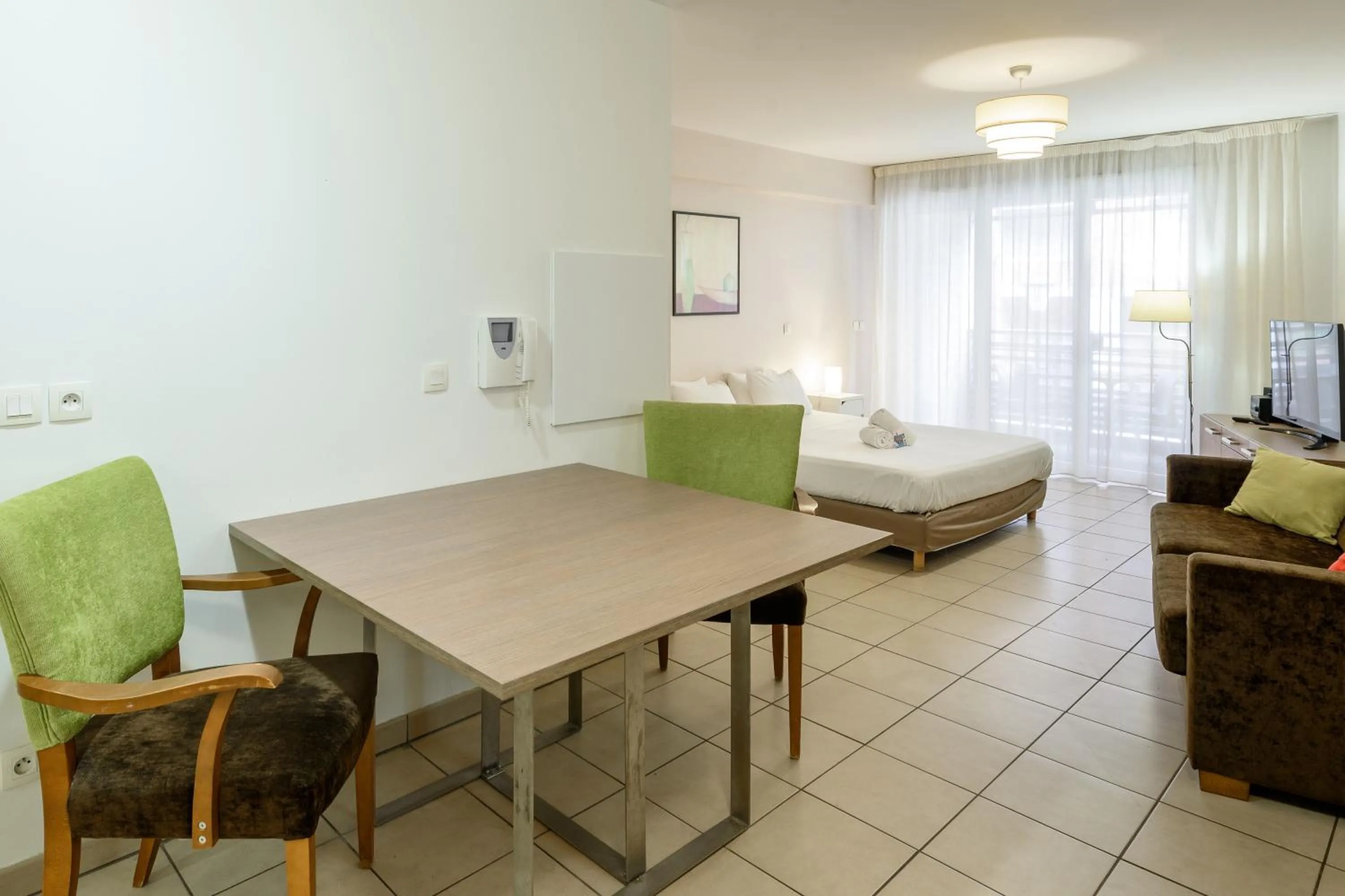 Dining area in Residhotel Toulouse Centre