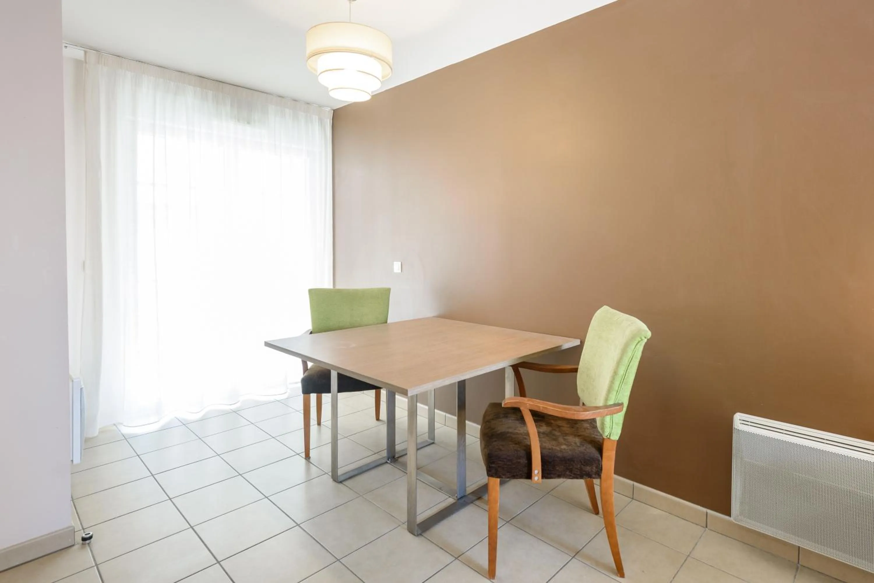 Dining area in Residhotel Toulouse Centre