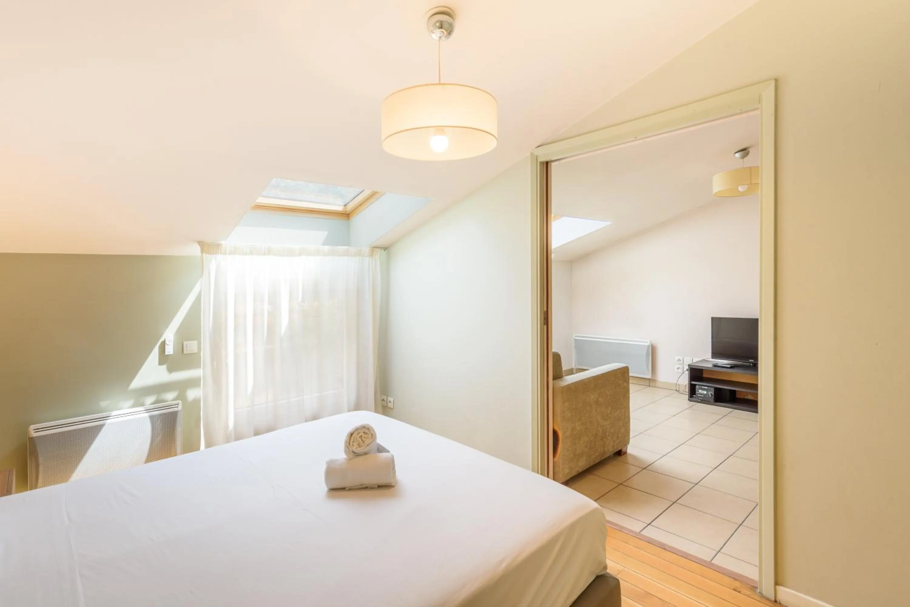 Photo of the whole room, Bed in Residhotel Toulouse Centre