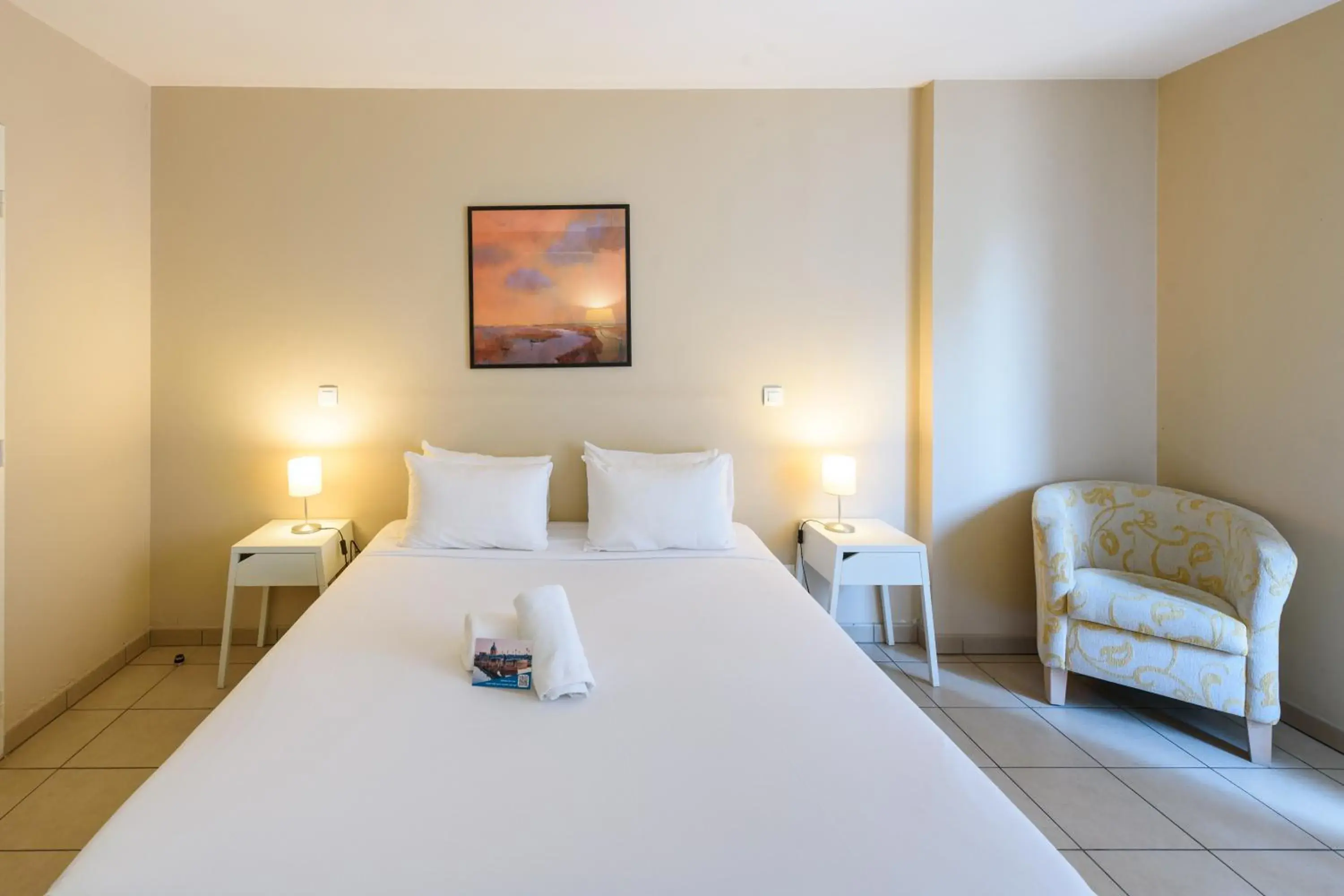 Bed in Residhotel Toulouse Centre Bed in Residhotel Toulouse Centre