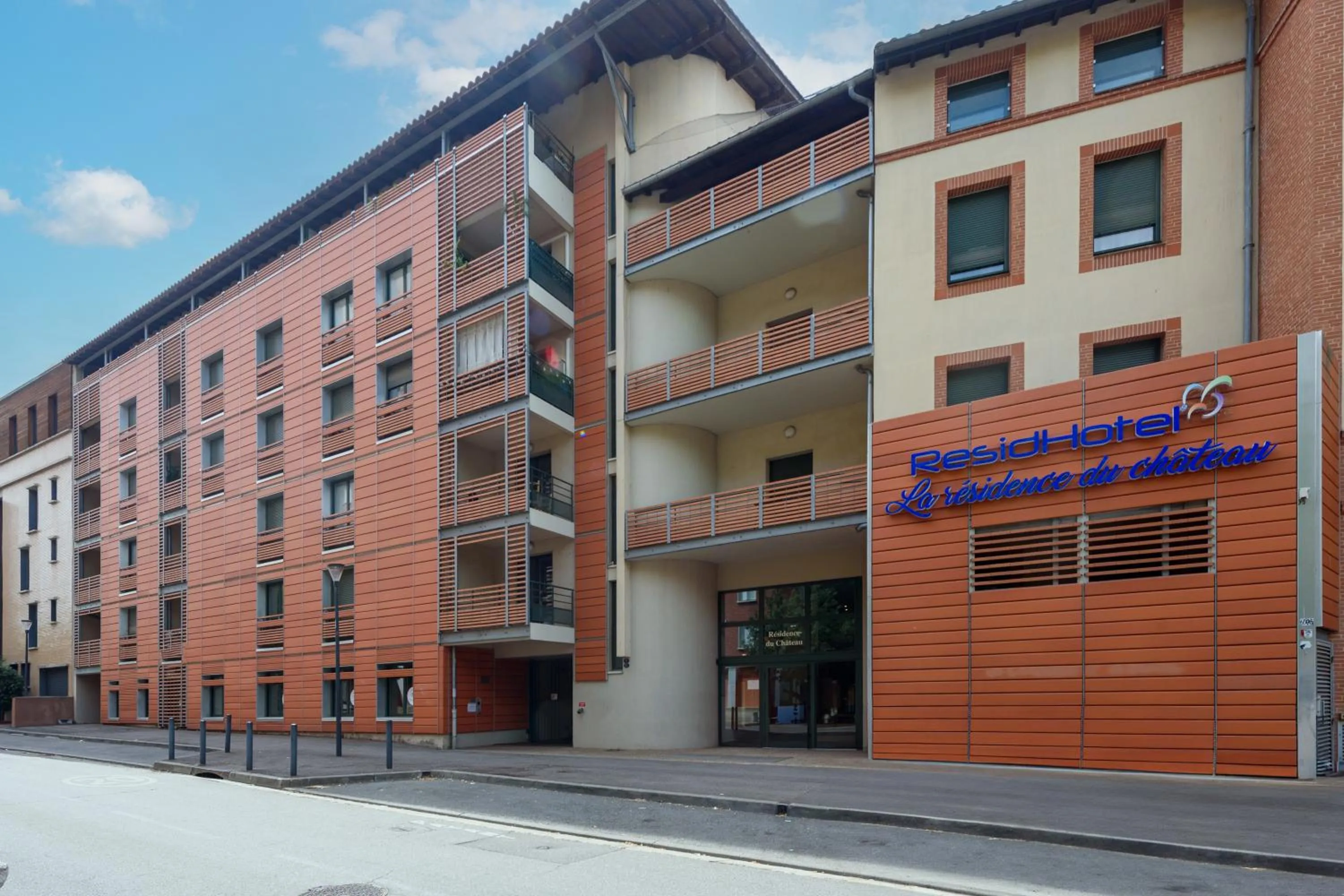 Property building in Residhotel Toulouse Centre