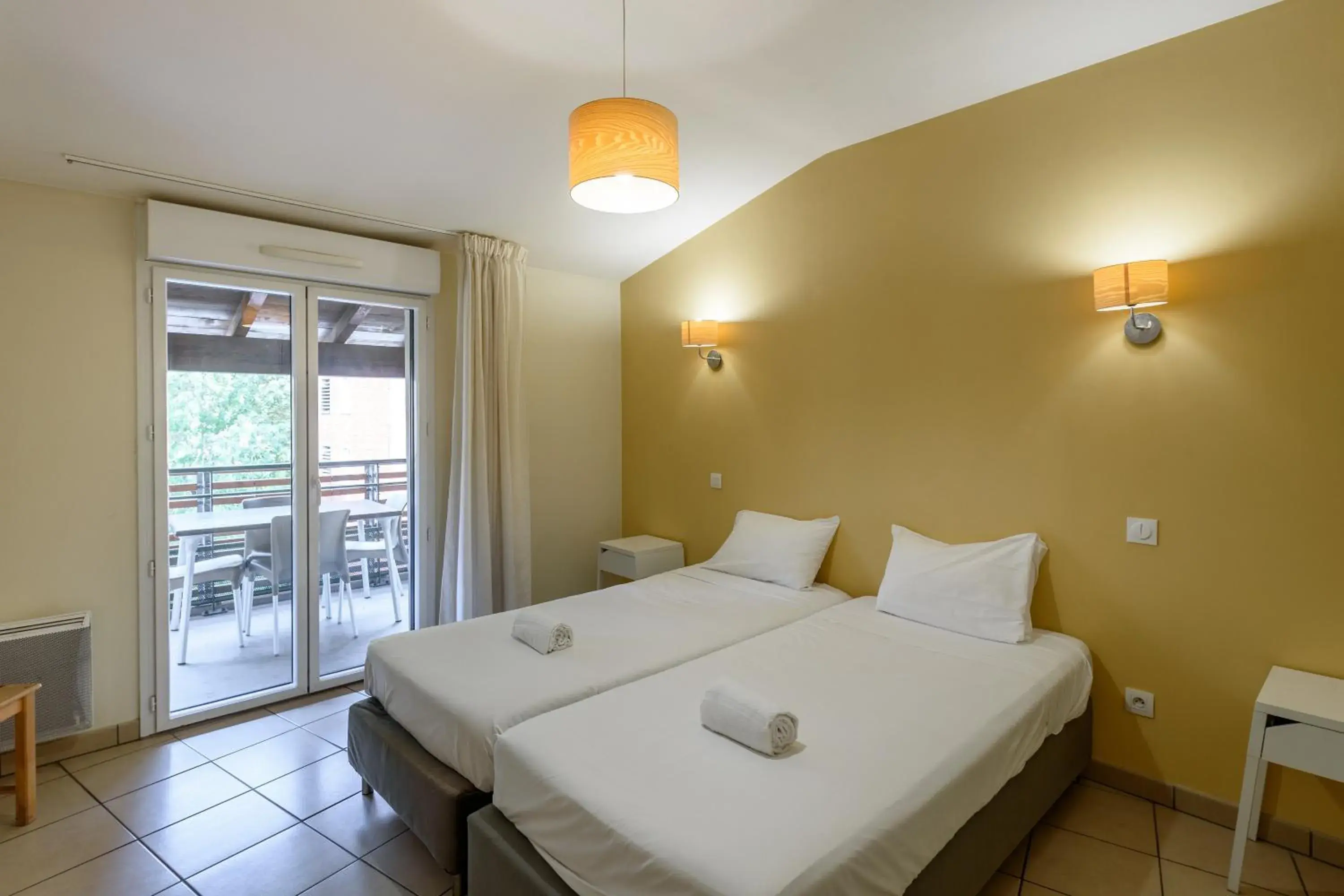 Bedroom, Bed in Residhotel Toulouse Centre Bedroom, Bed in Residhotel Toulouse Centre