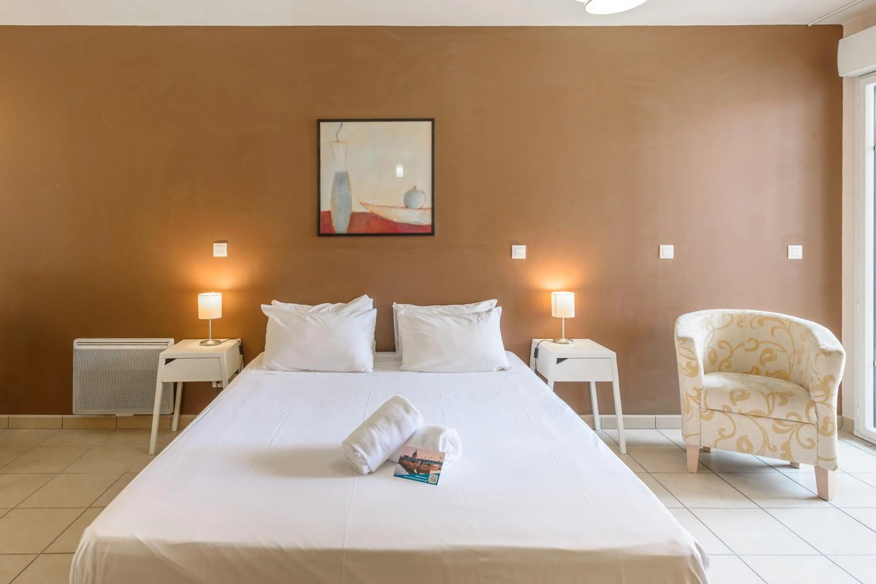 Bedroom, Bed in Residhotel Toulouse Centre