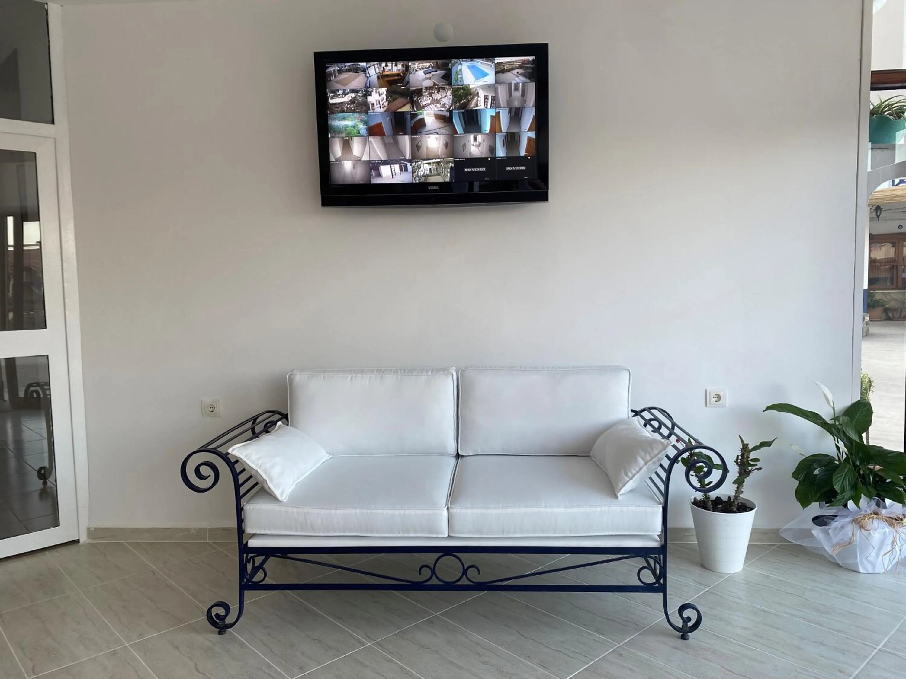 TV and multimedia in NATURELLA APART HOTEL