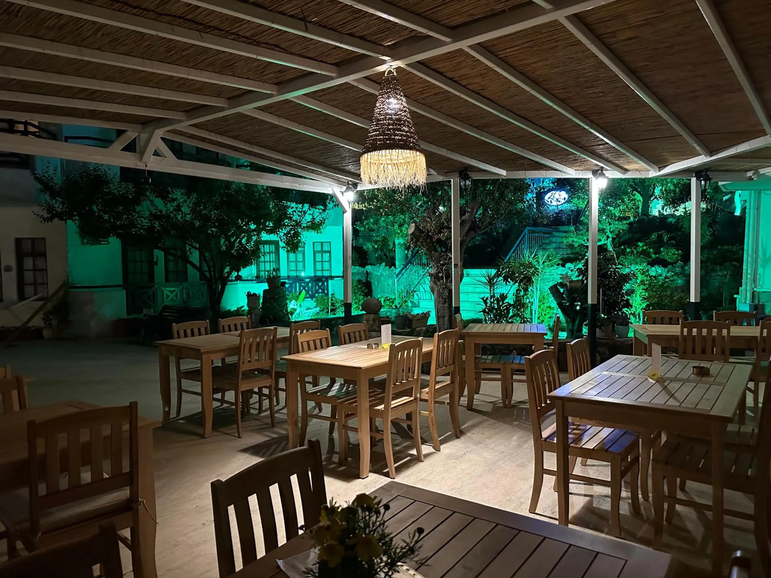 Restaurant/places to eat in NATURELLA APART HOTEL