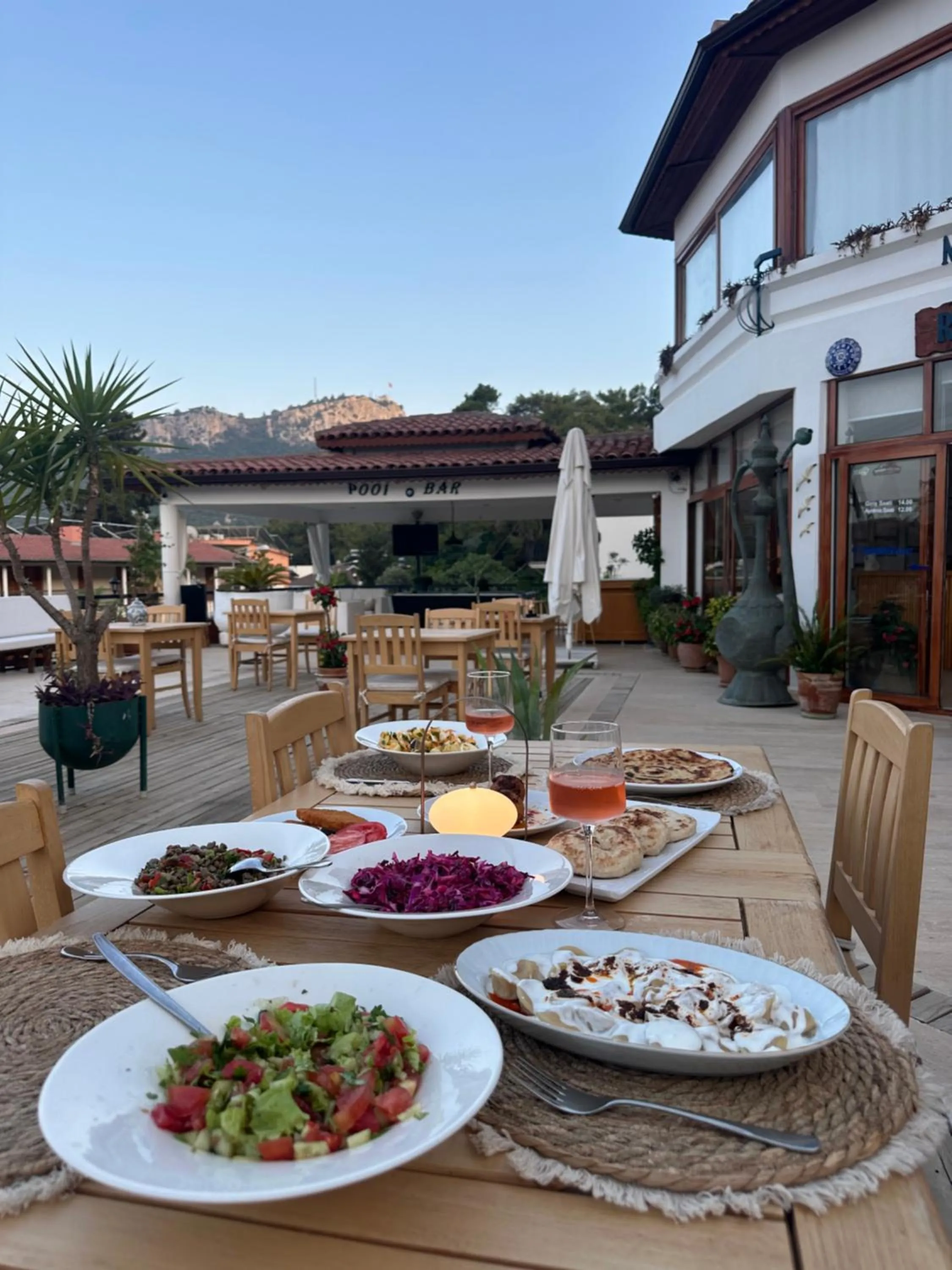 Restaurant/places to eat in NATURELLA APART HOTEL