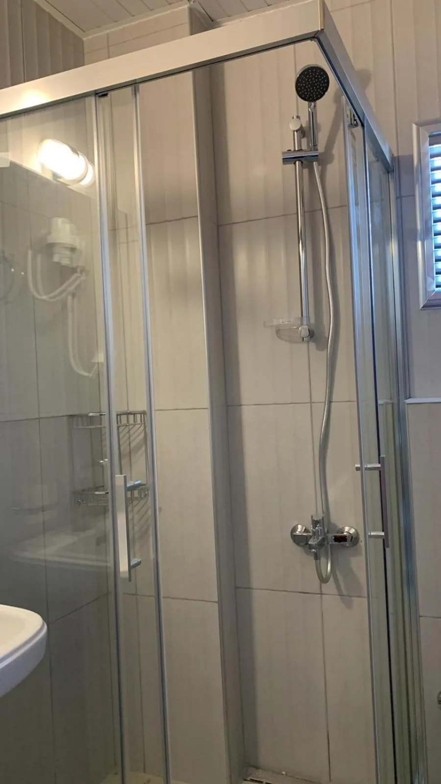 Shower in NATURELLA APART HOTEL