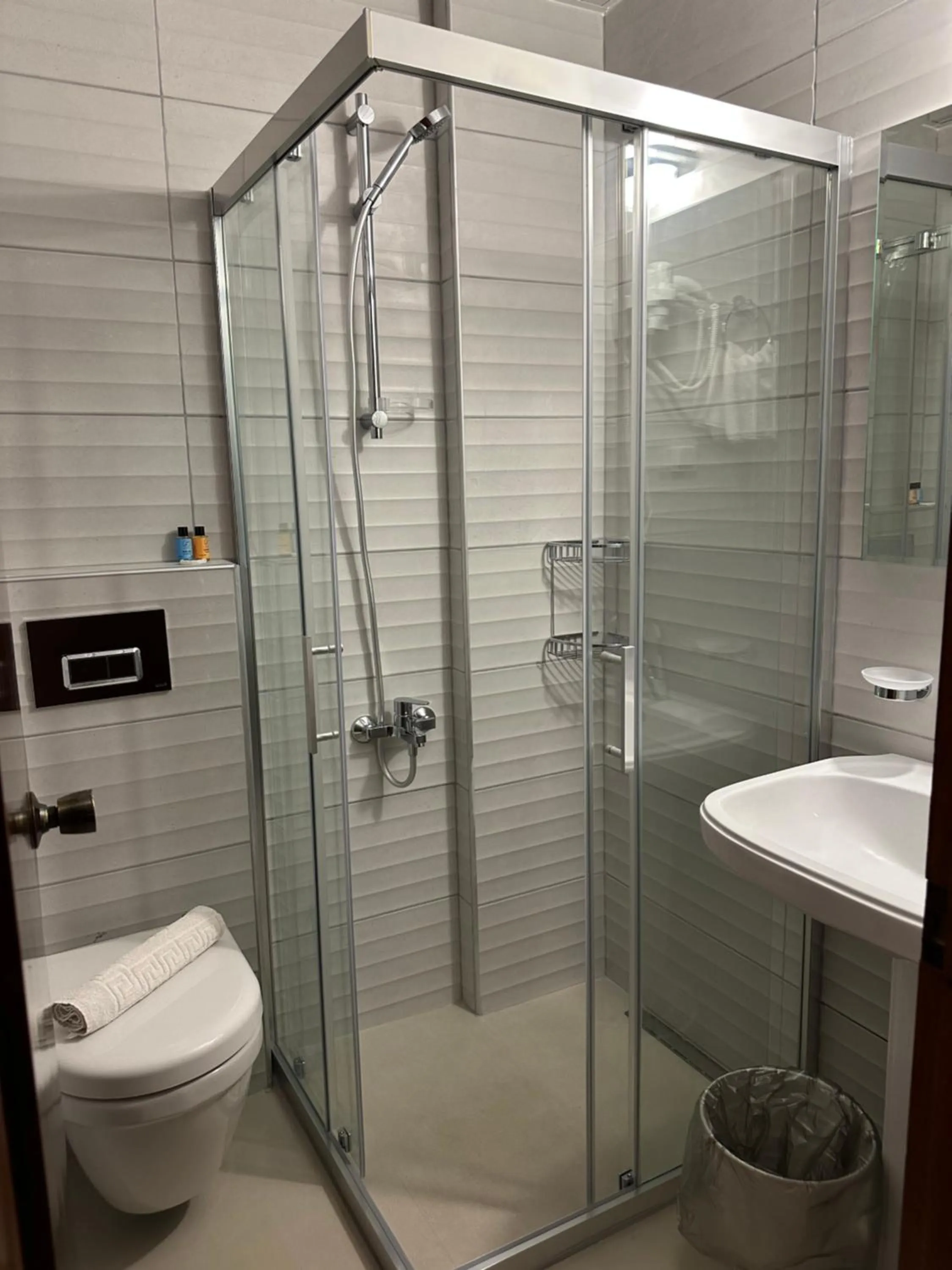 Shower in NATURELLA APART HOTEL