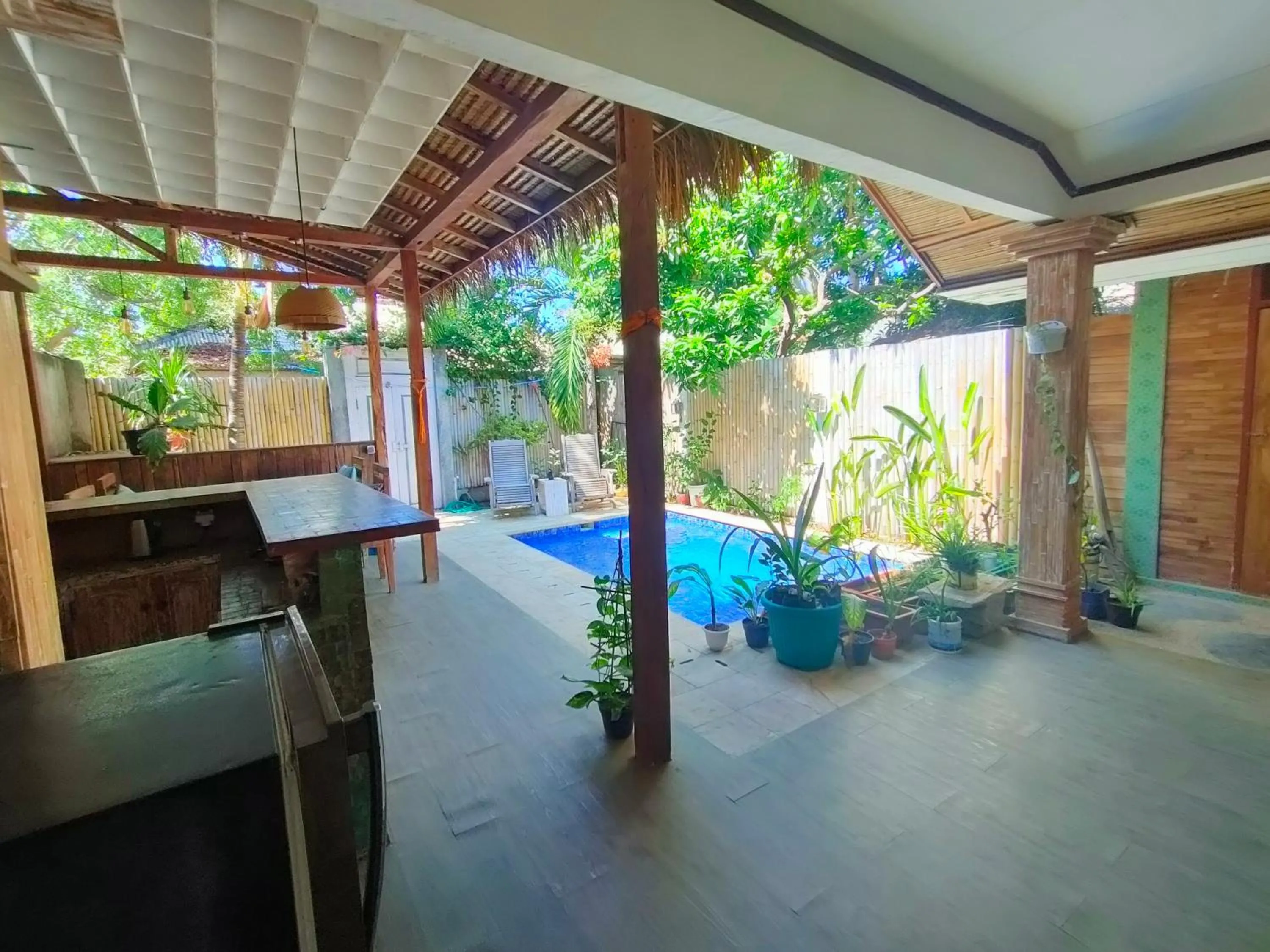 Two-Bedroom House in Is Oke House