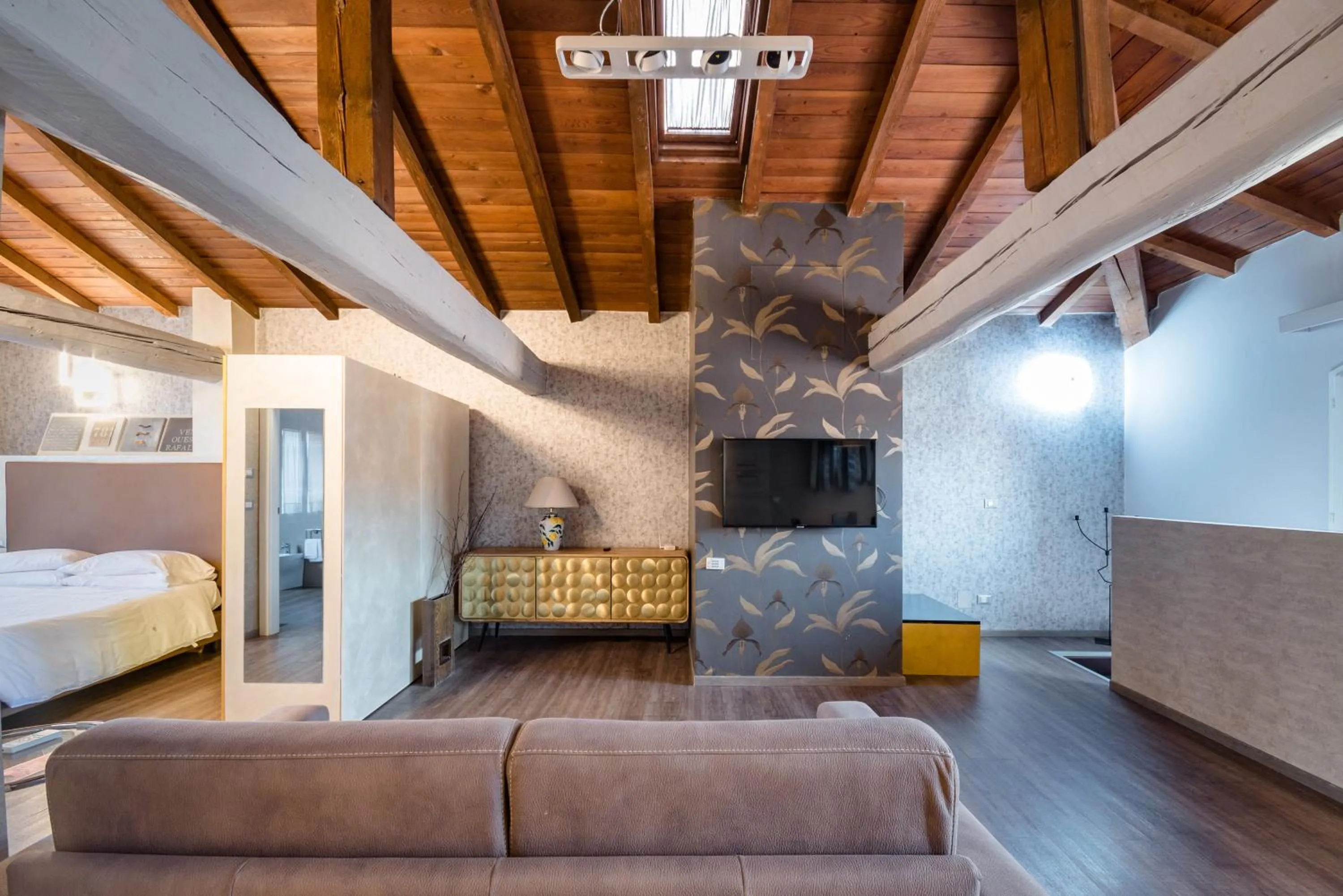 Photo of the whole room, Bed in Hotel Centrale