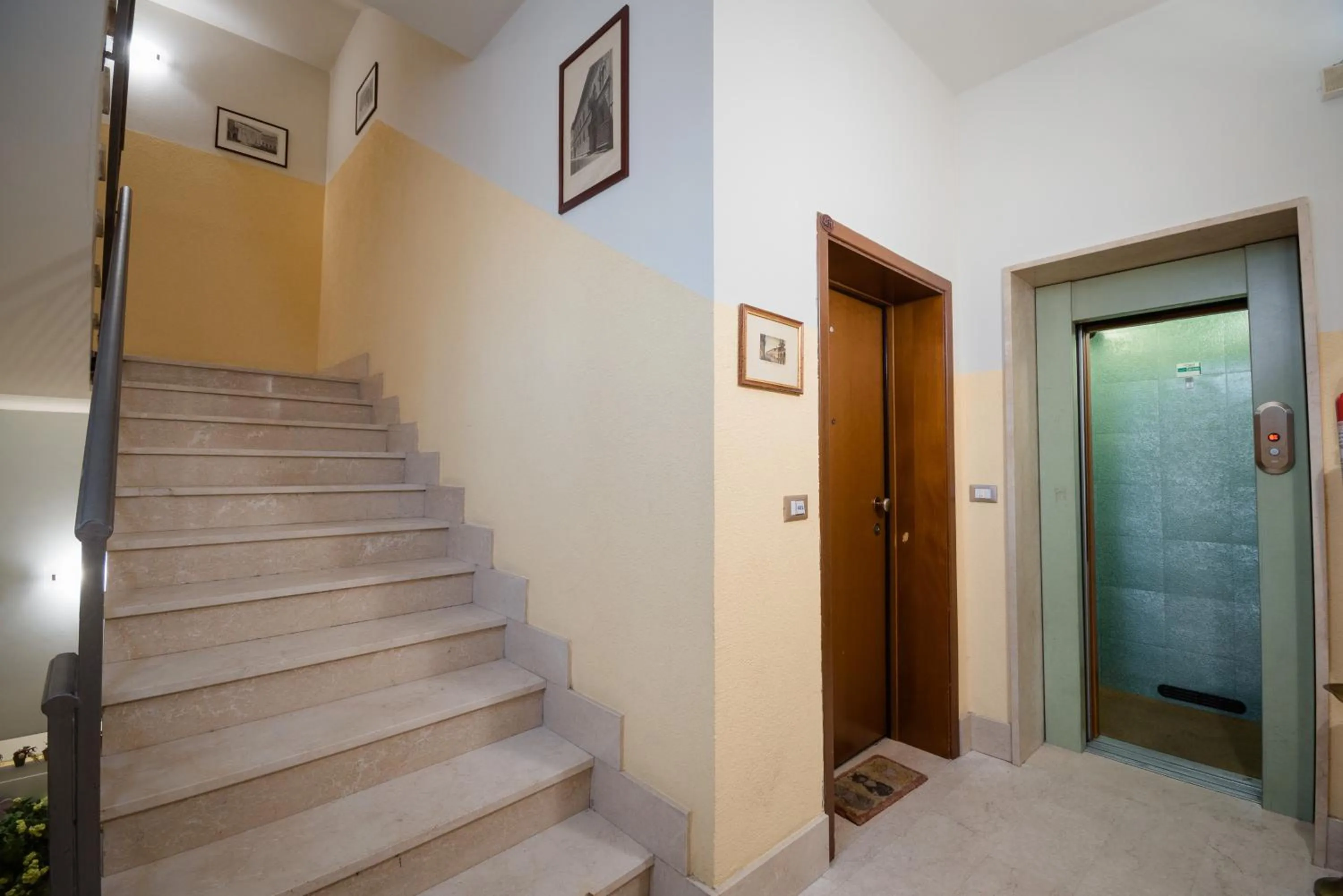 elevator in Hotel Centrale