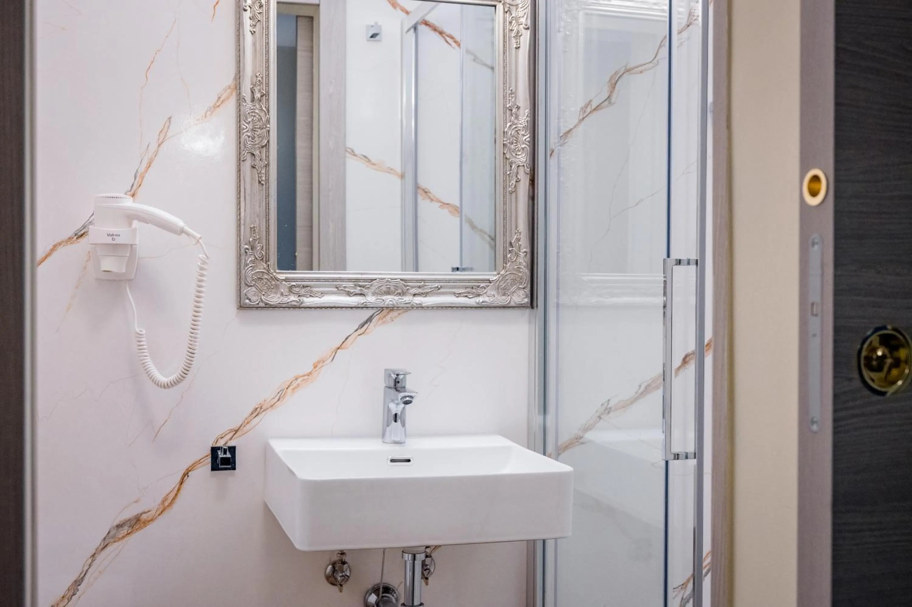 Bathroom in Hotel Centrale