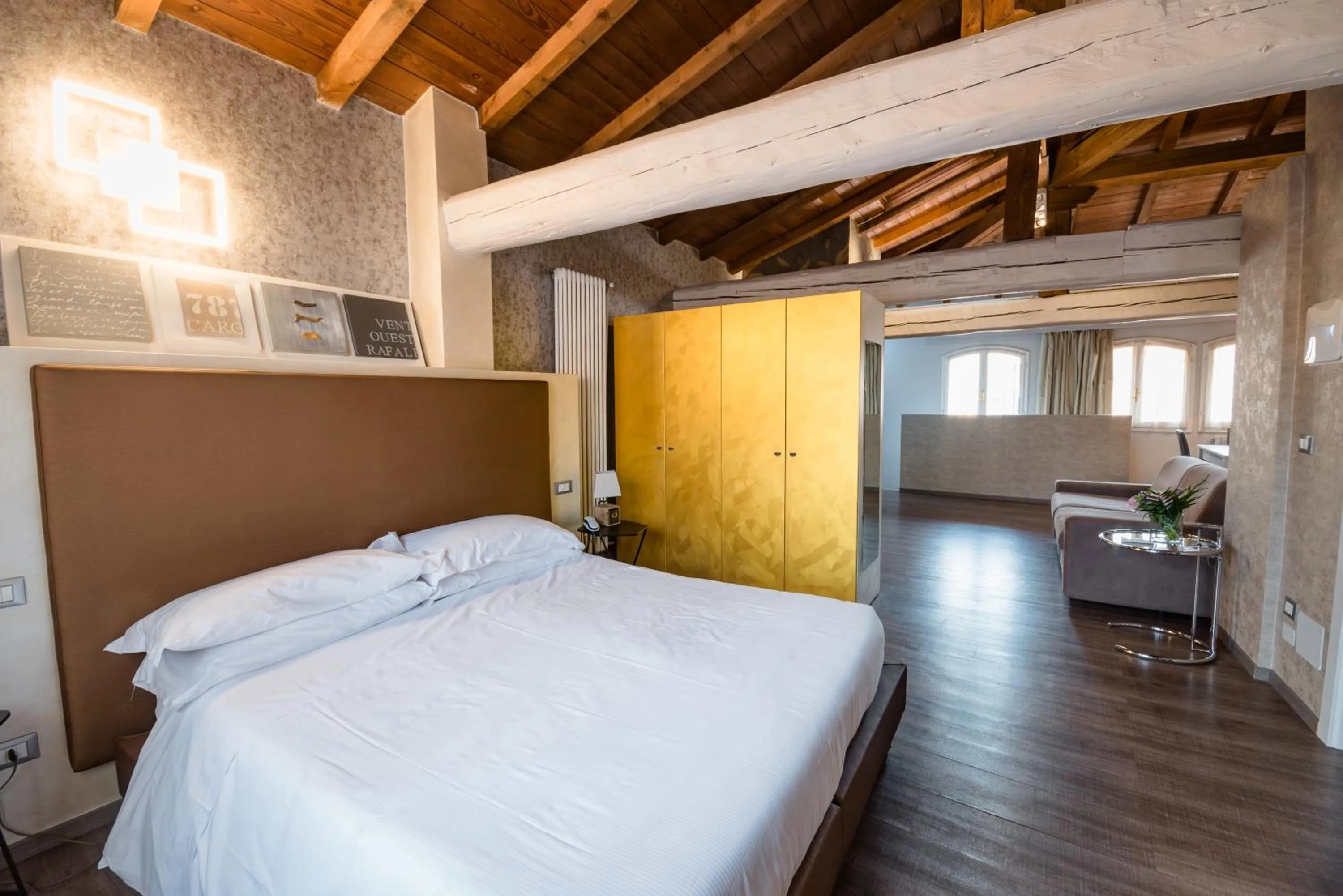 Photo of the whole room, Bed in Hotel Centrale