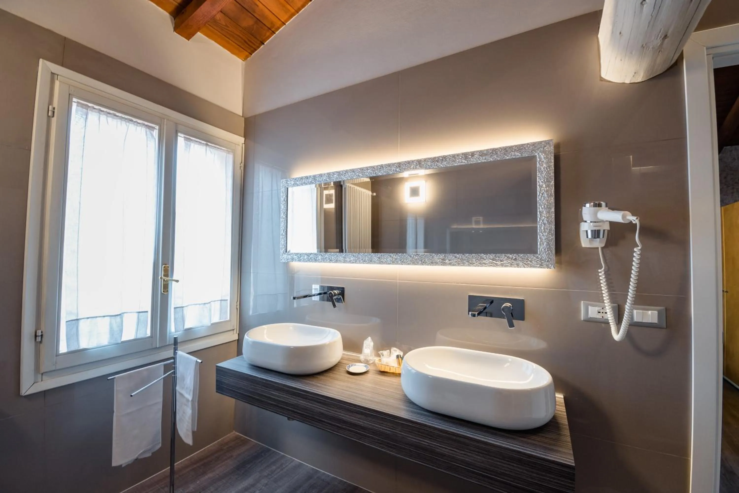 Bathroom in Hotel Centrale