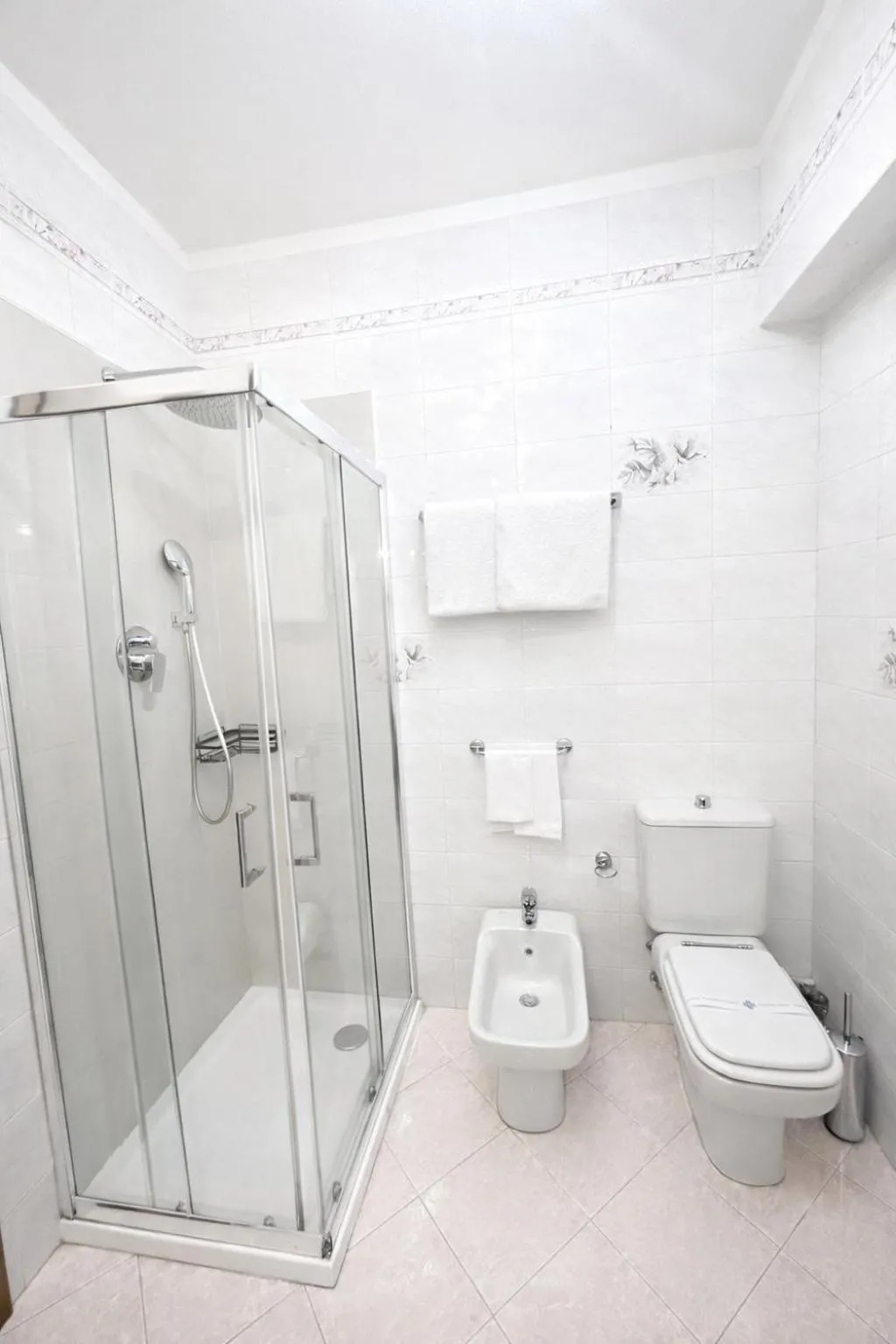 Shower in Phi Hotel Bologna