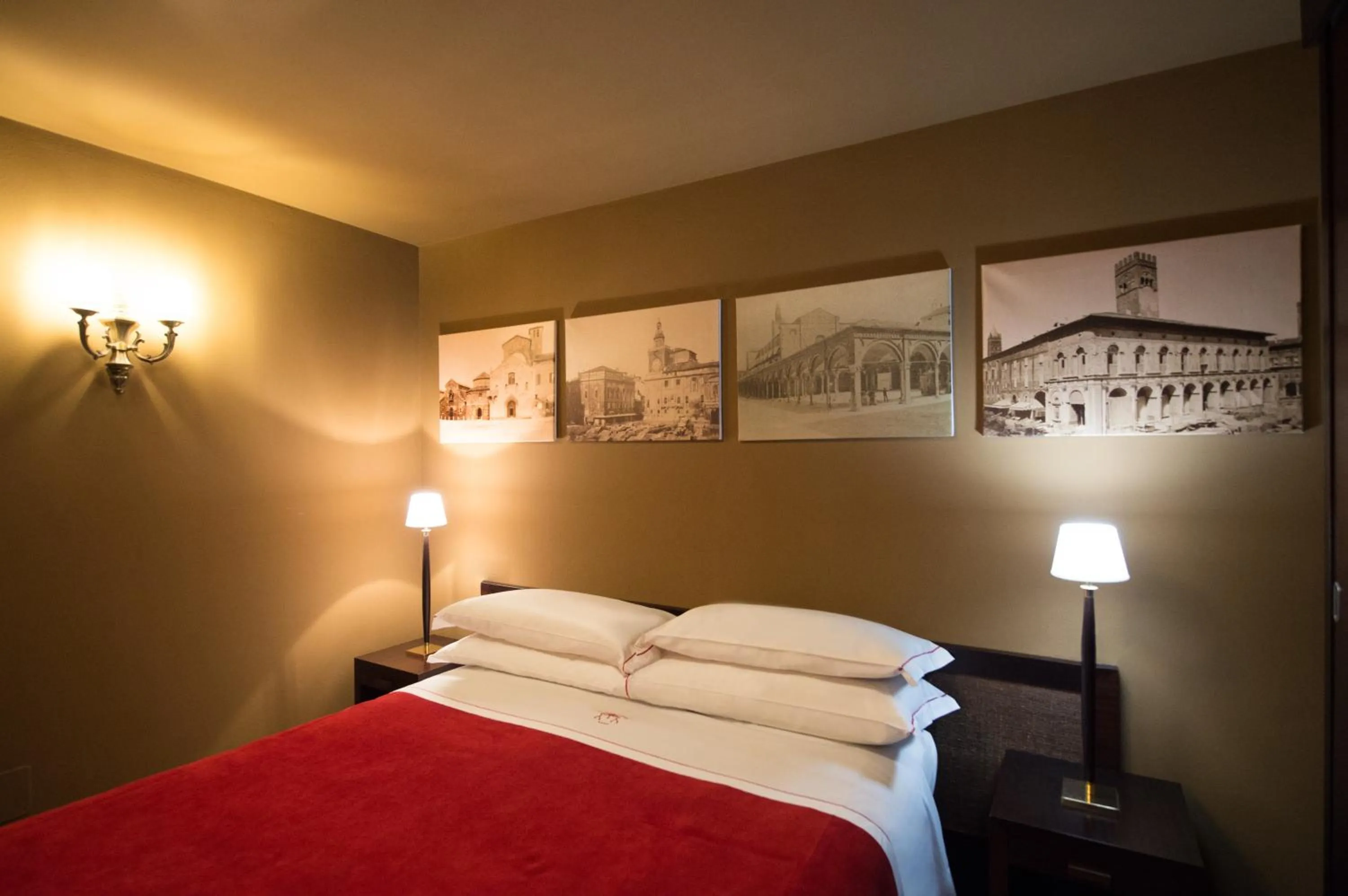 Bed in Phi Hotel Bologna