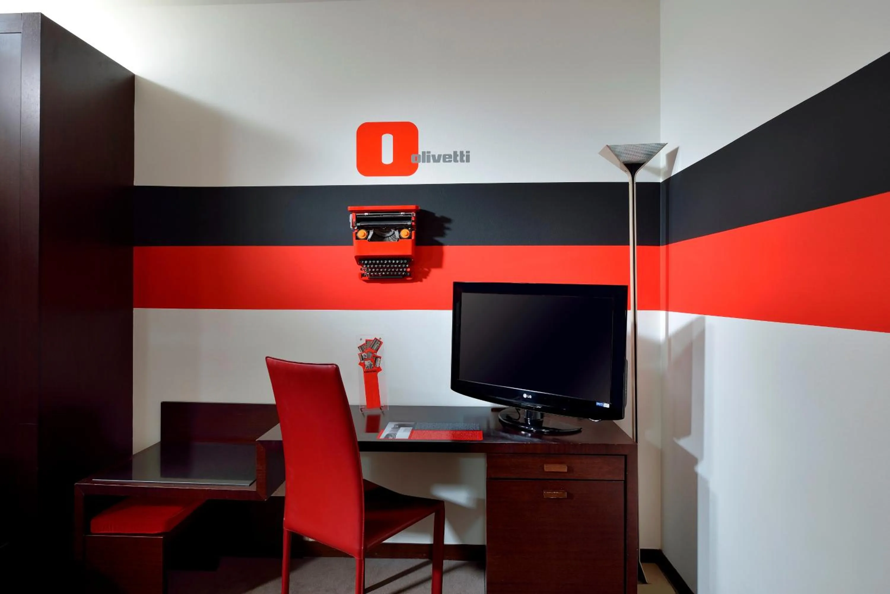 TV and multimedia in Phi Hotel Bologna