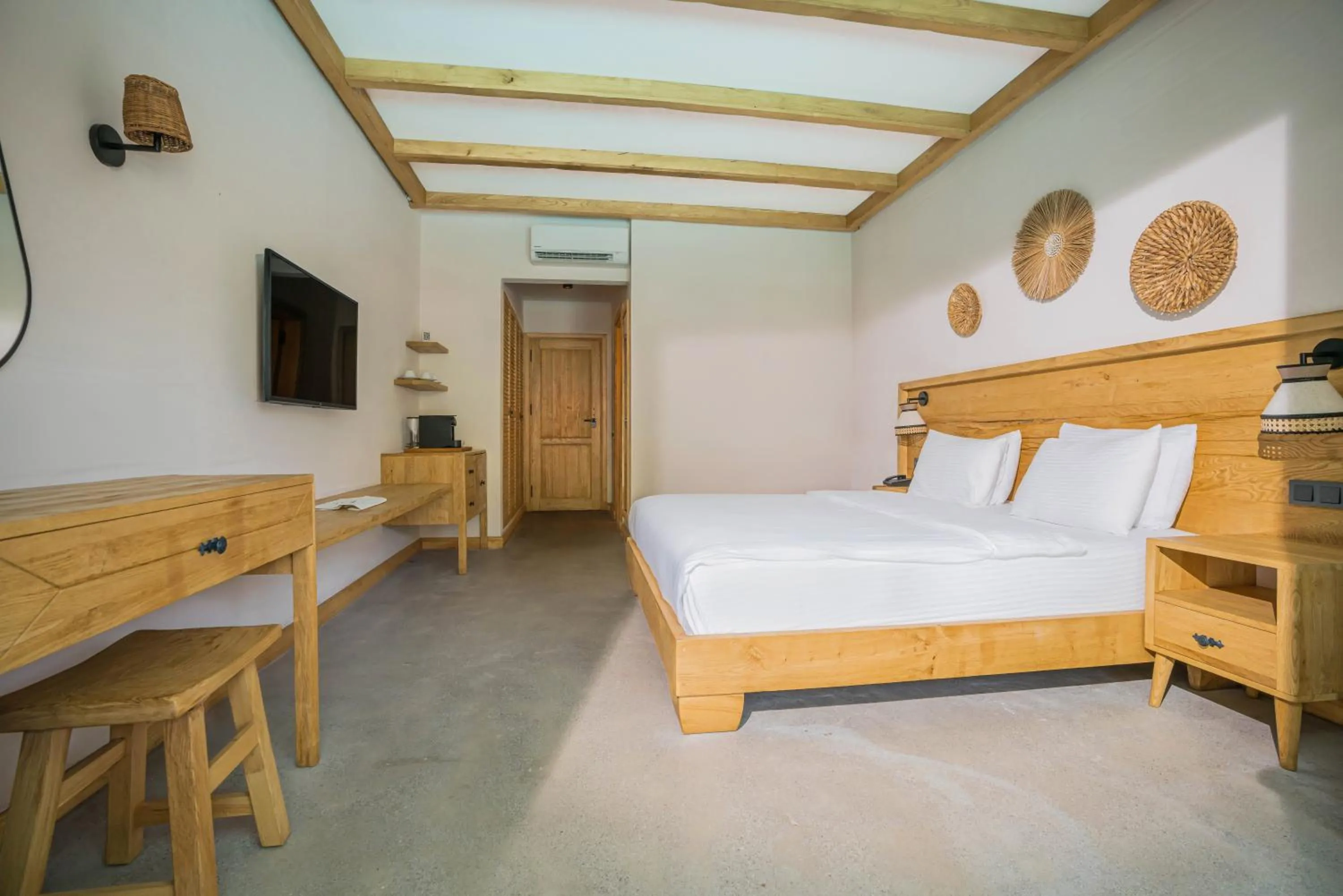 View (from property/room), Bed in The Pearl Ölüdeniz