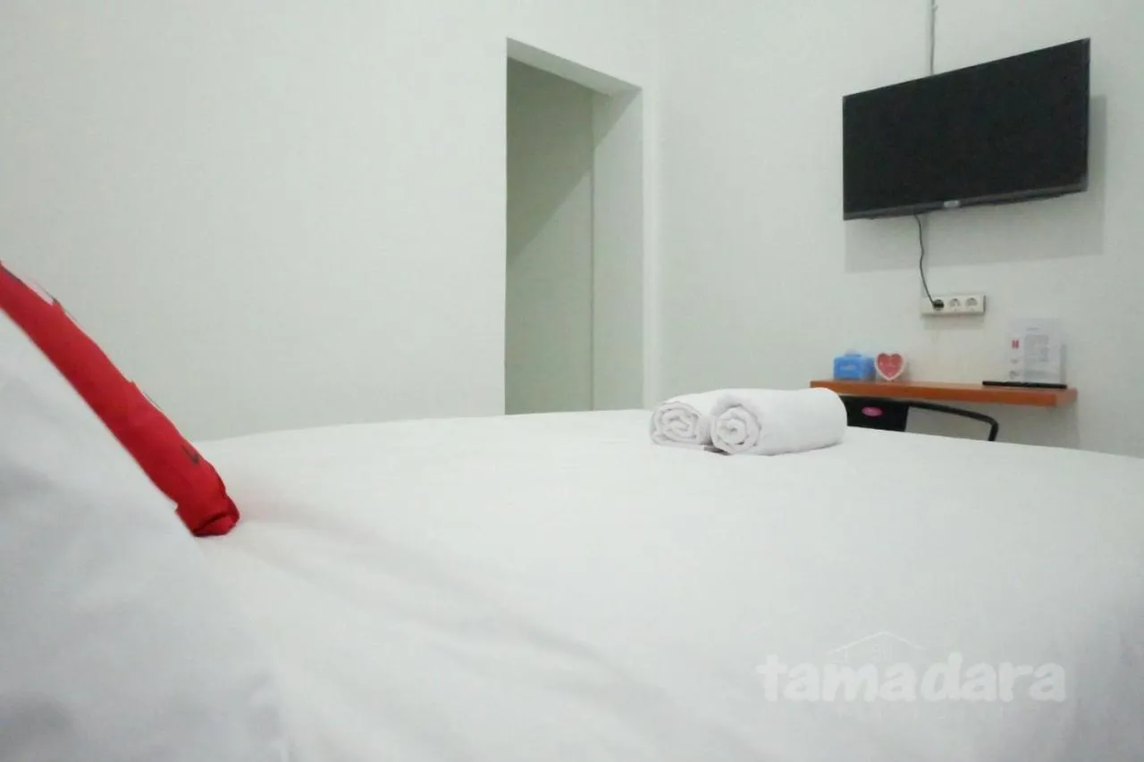 Bed in Tamadara Guesthouse Jogja