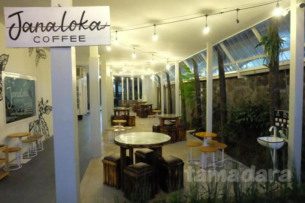 Restaurant/places to eat in Tamadara Guesthouse Jogja