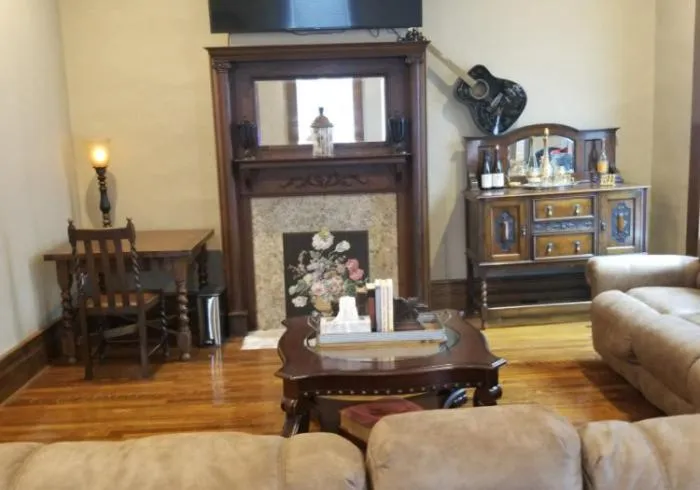 Seating area in Historic Kahn Hotel