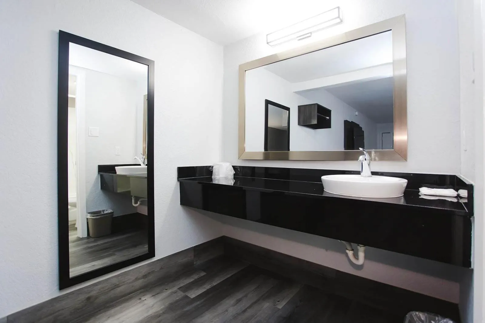 Bathroom in Studio 6 Houston TX Medical Center NRG Stadium