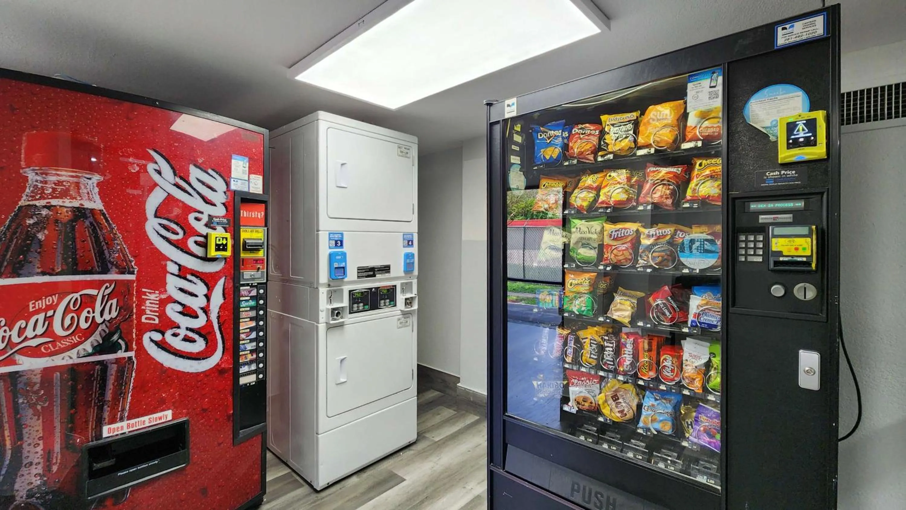 Property building in Studio 6 Houston TX Medical Center NRG Stadium