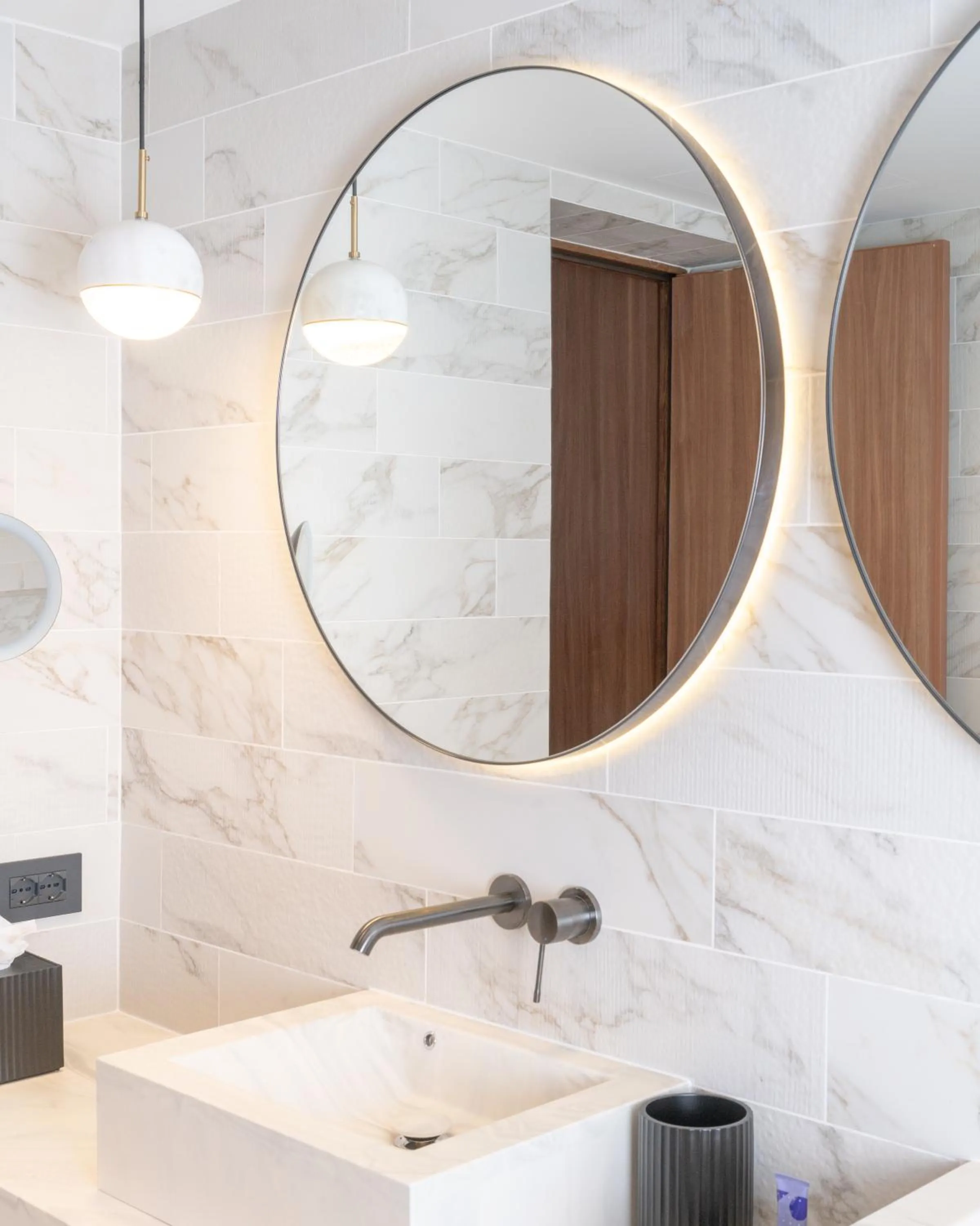 Bathroom in Cardo Roma, Autograph Collection