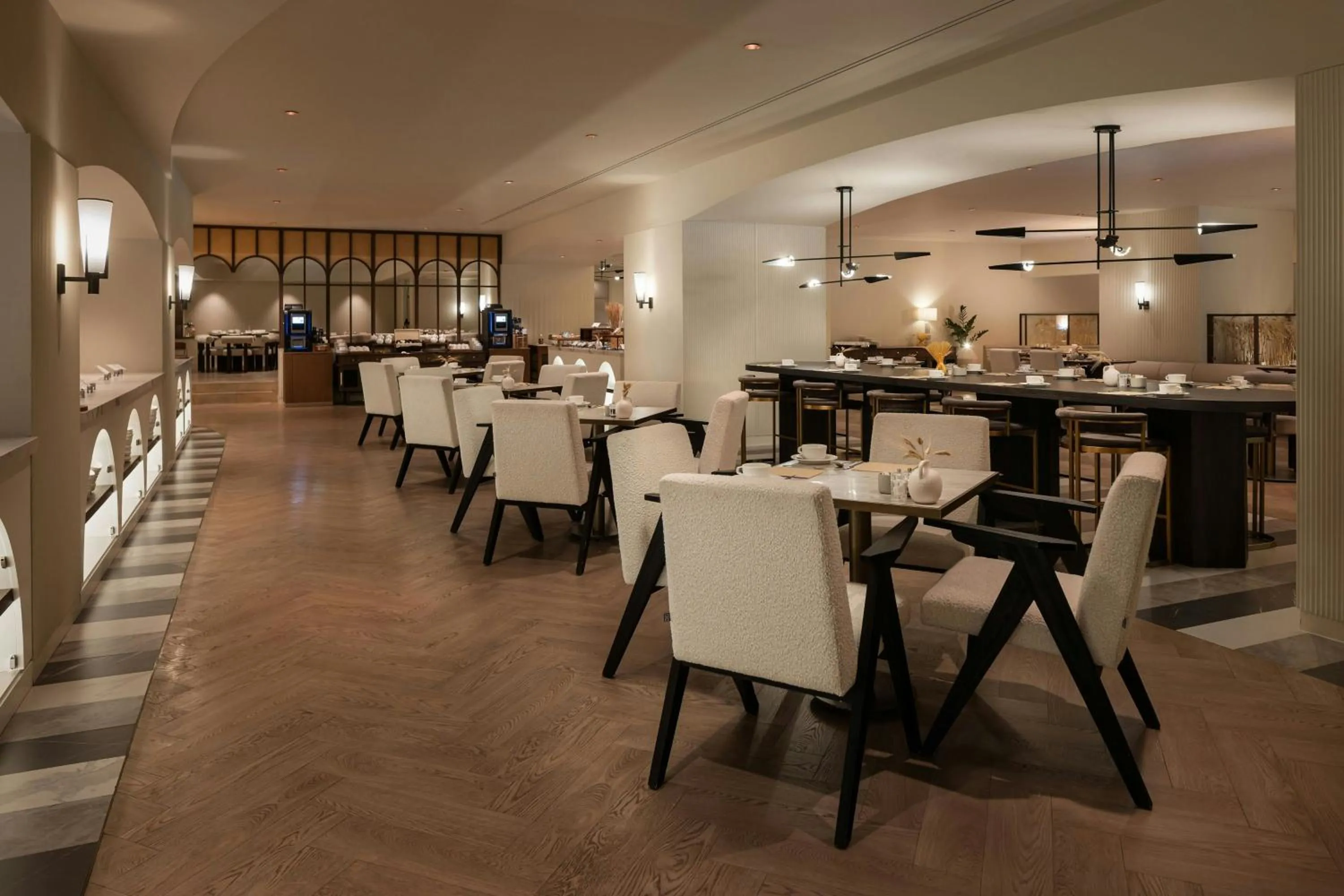 Breakfast in Cardo Roma, Autograph Collection