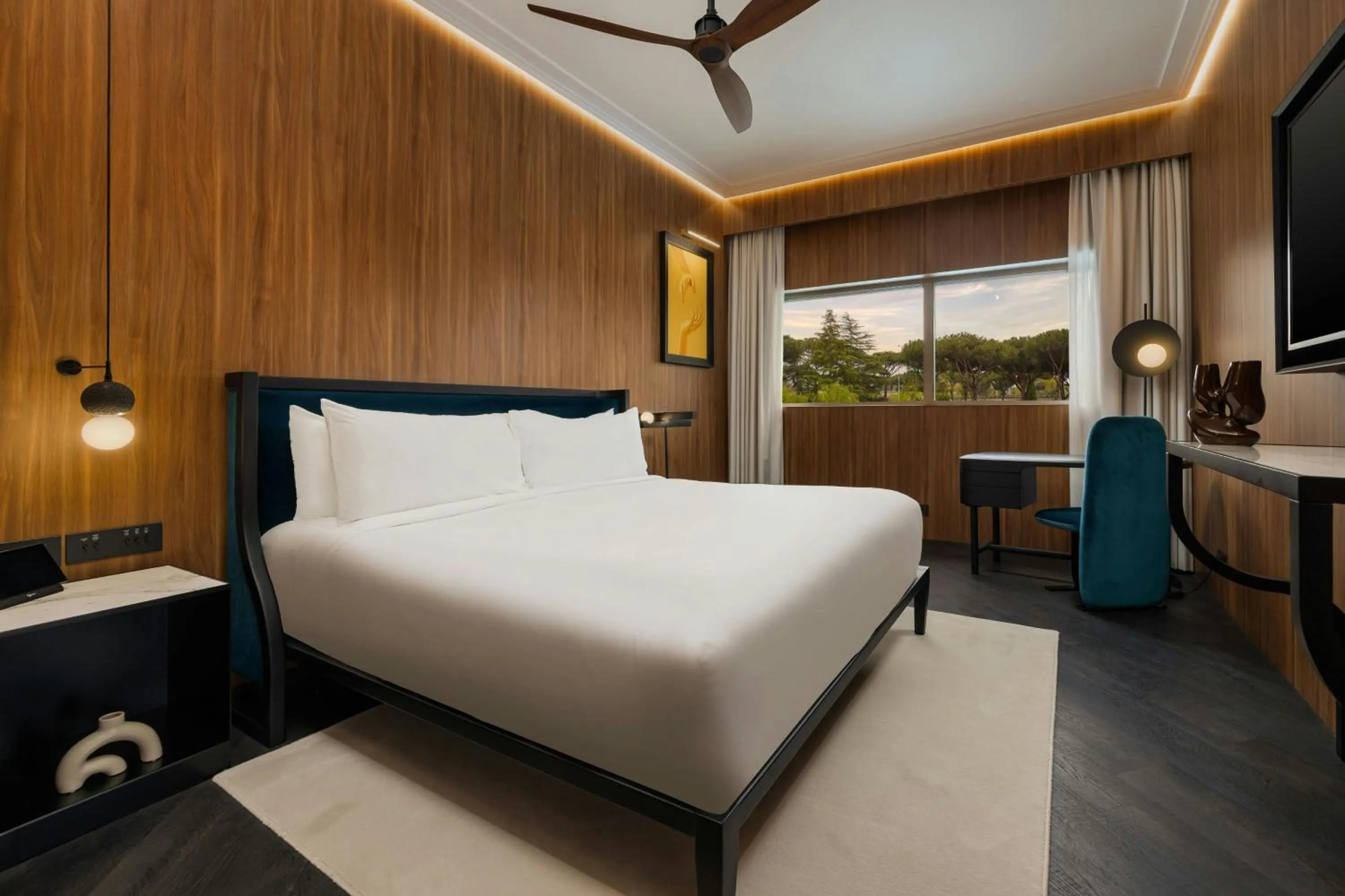 Photo of the whole room, Bed in Cardo Roma, Autograph Collection