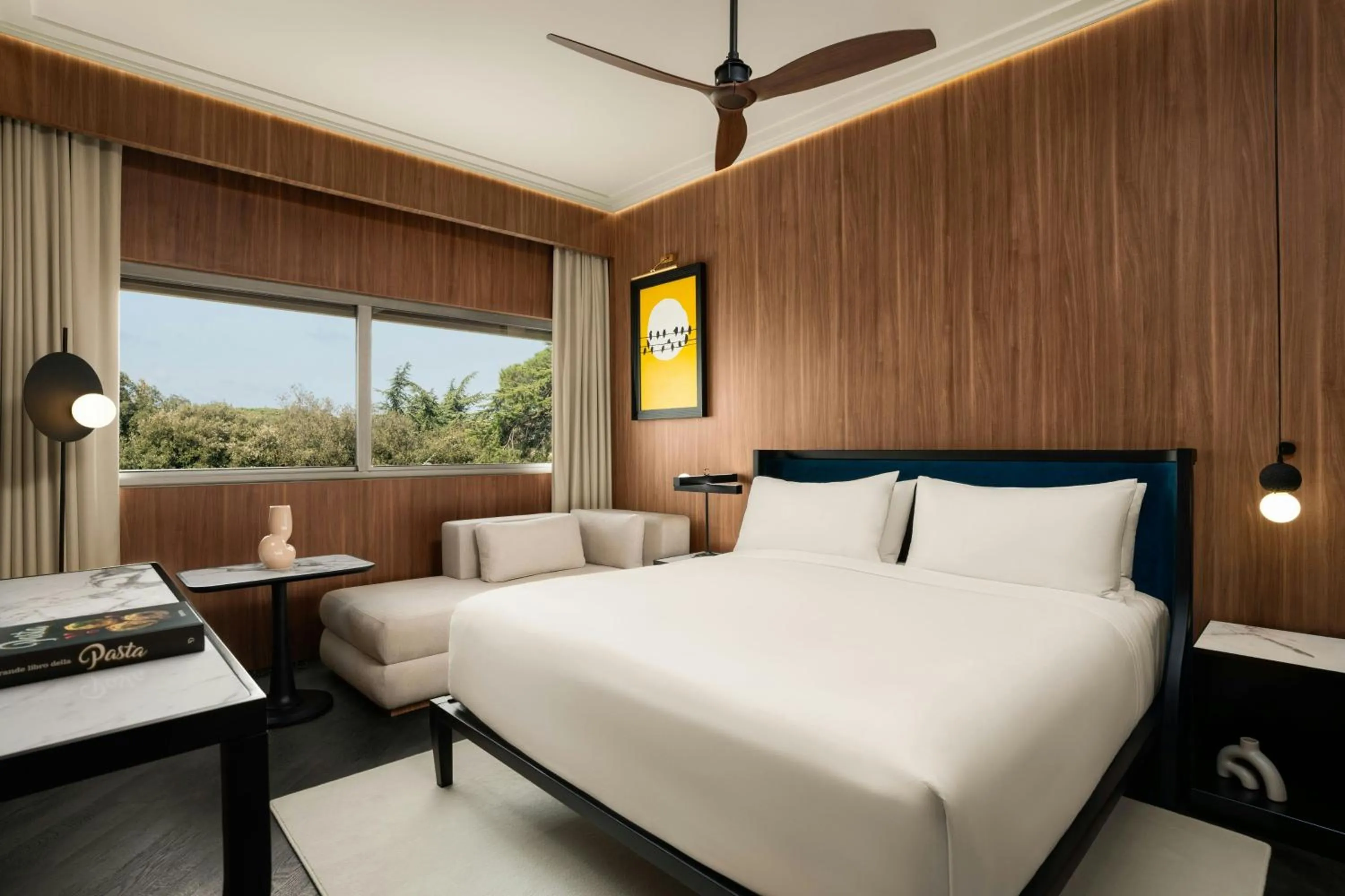 Photo of the whole room, Bed in Cardo Roma, Autograph Collection