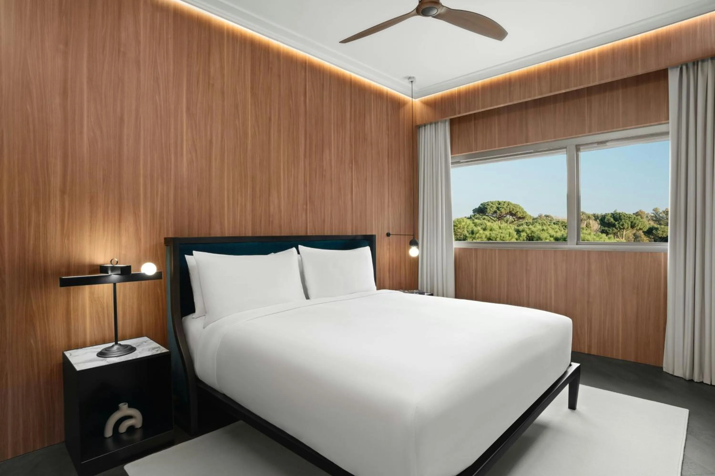 Photo of the whole room, Bed in Cardo Roma, Autograph Collection