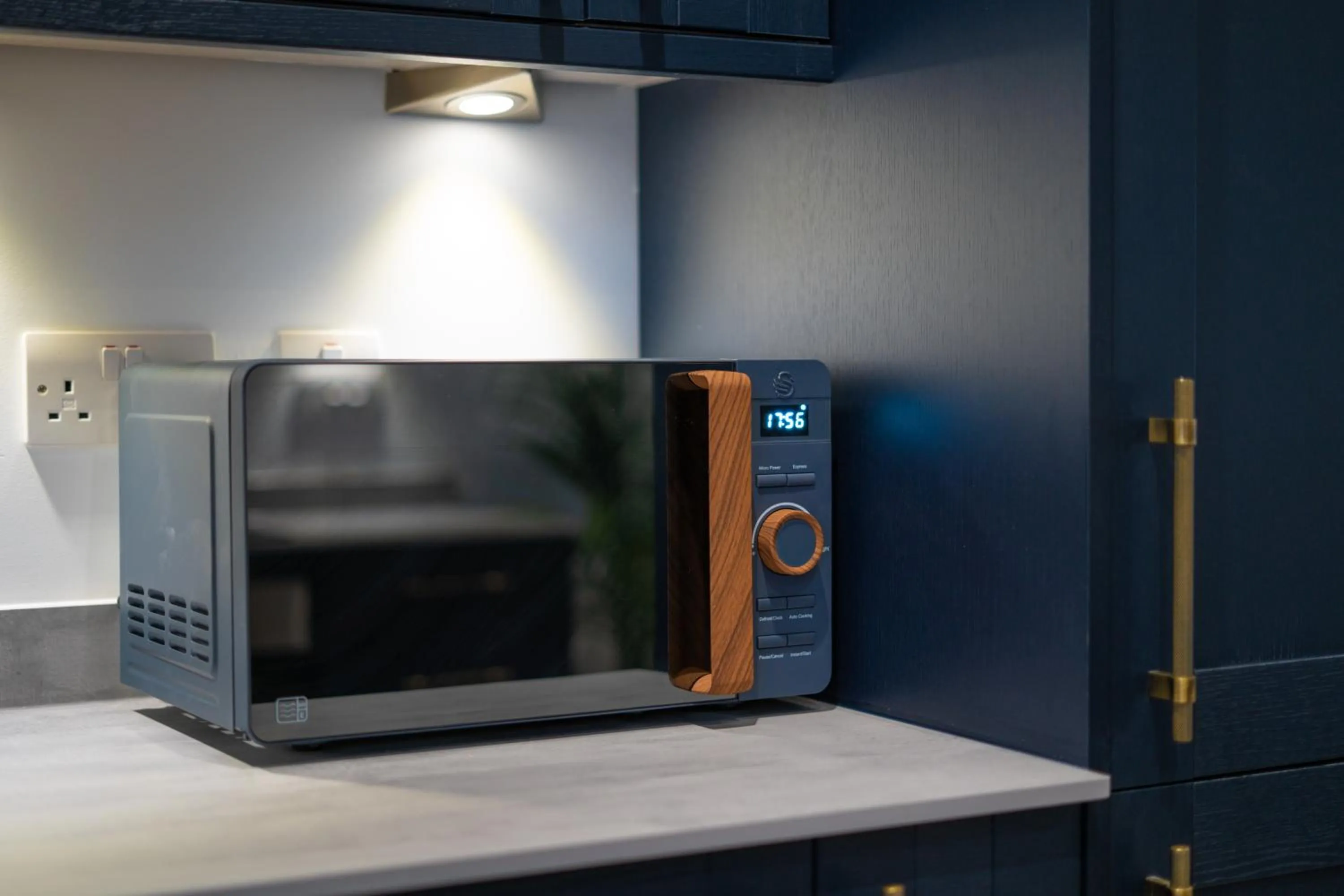 minibar in Mill Road Ground Floor Apartment