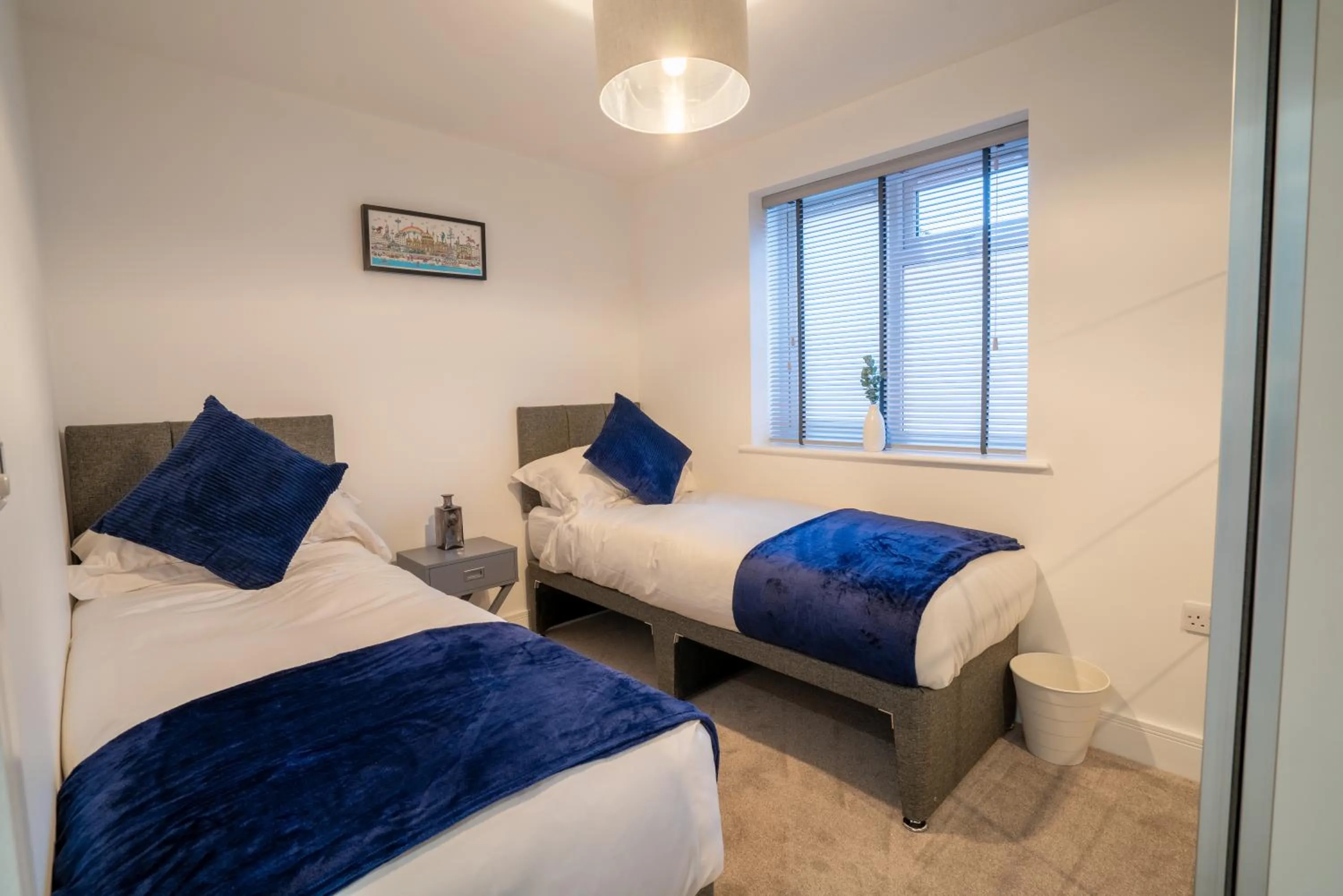 Bedroom, Bed in Mill Road Ground Floor Apartment