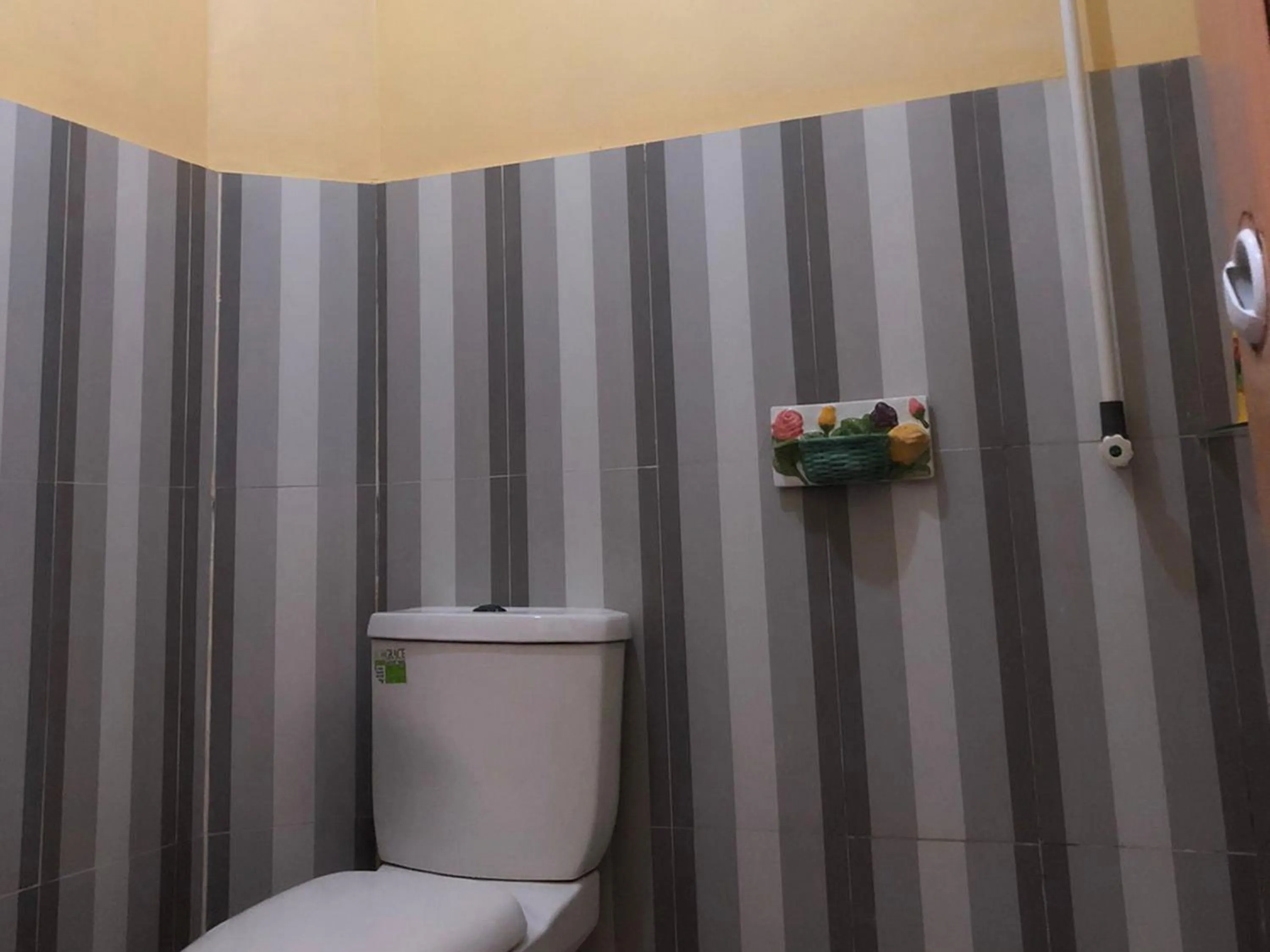 Bathroom in Sisca Homestay Tidung RedPartner