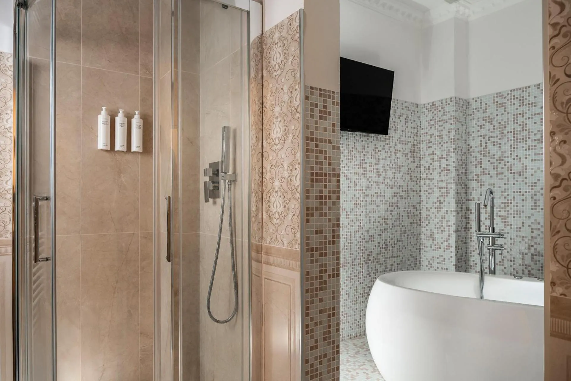 Bathroom in Albergo Rossini 1936 - Small & Charming