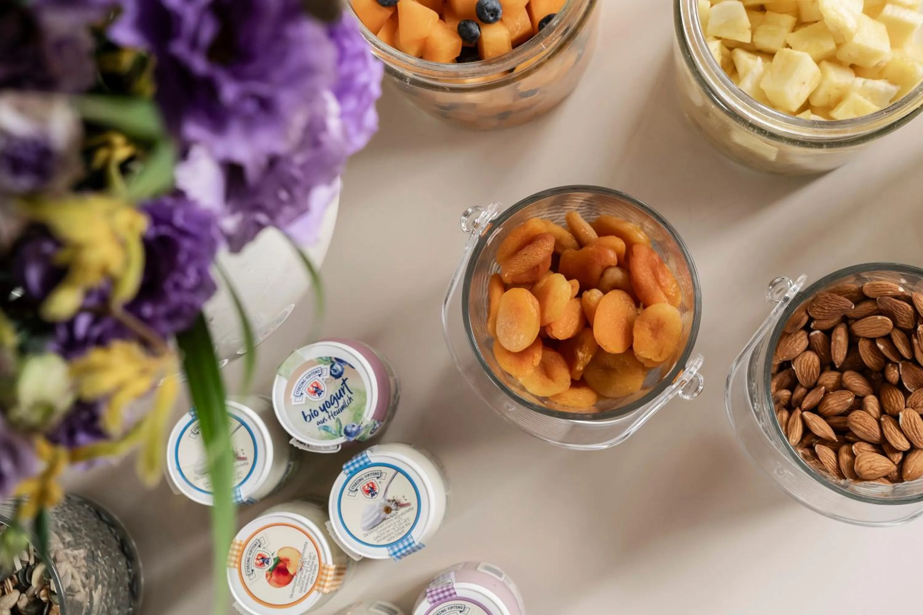 Breakfast in Albergo Rossini 1936 - Small & Charming
