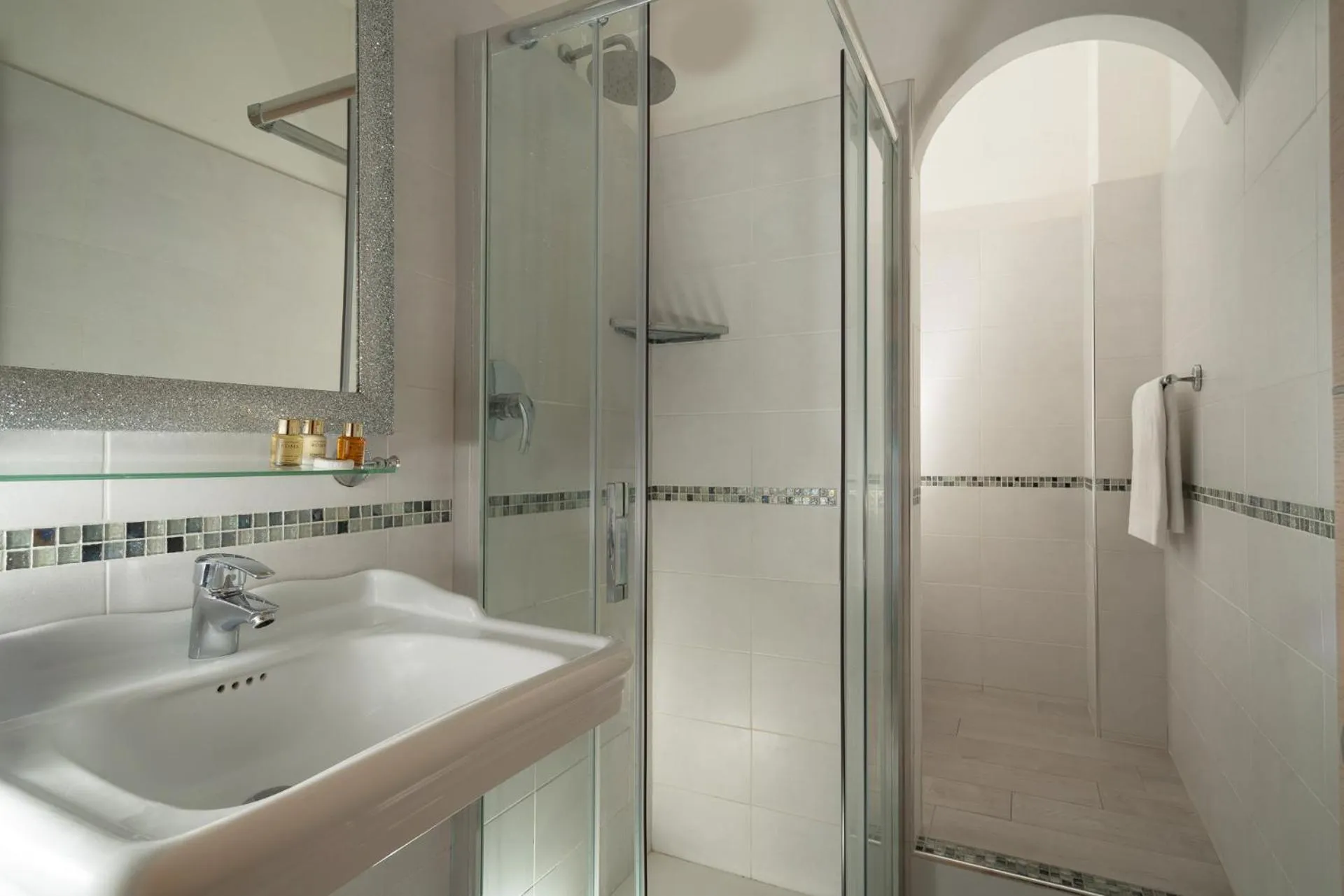 Bathroom in Albergo Rossini 1936 - Small & Charming