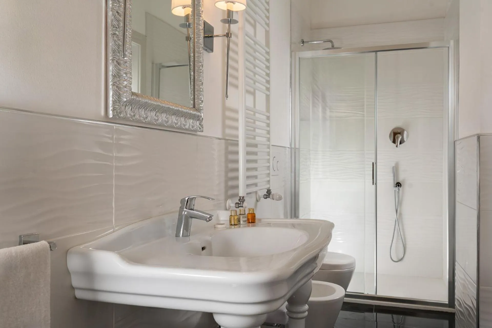 Bathroom in Albergo Rossini 1936 - Small & Charming