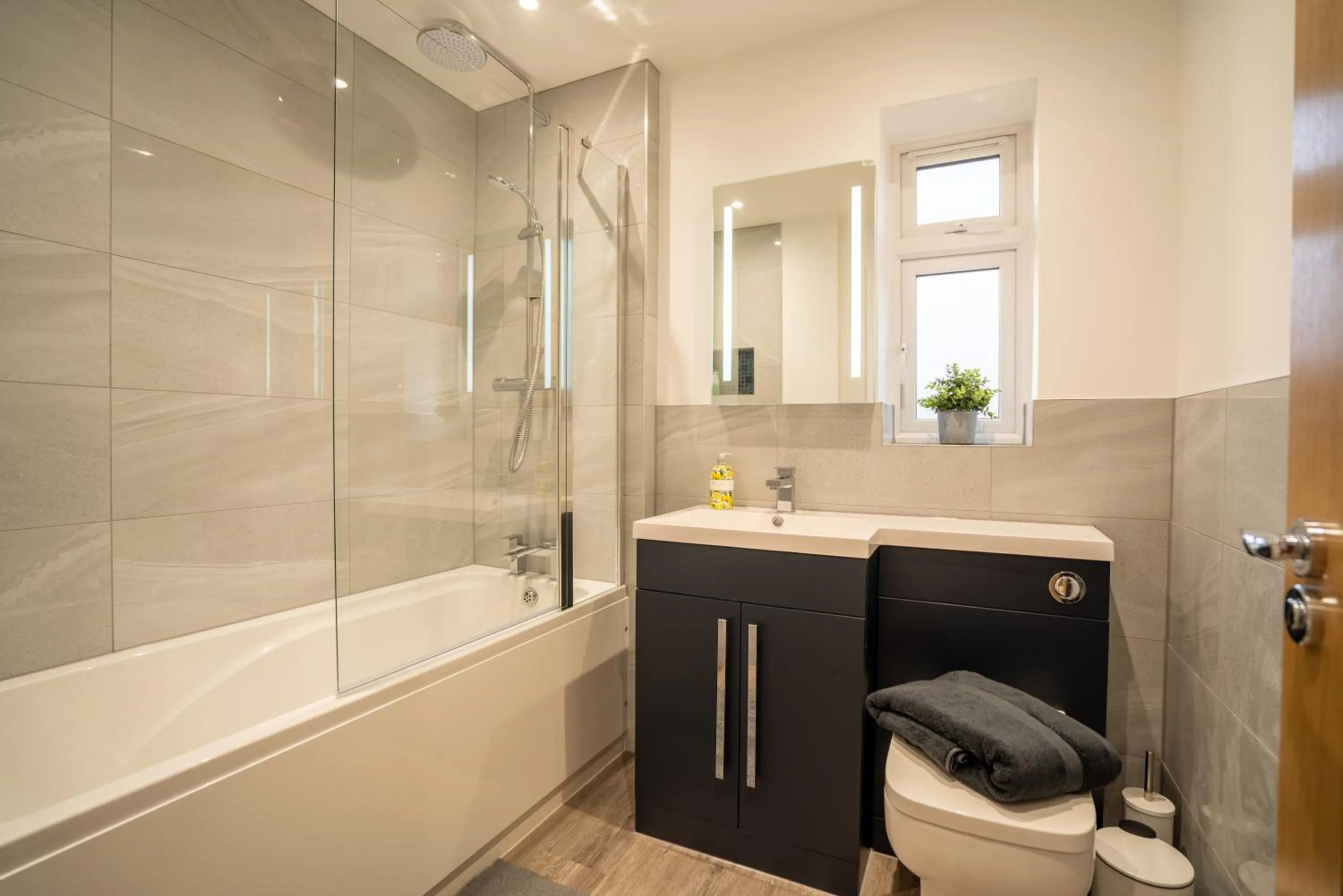 Bathroom in Mill Road Apartment First Floor