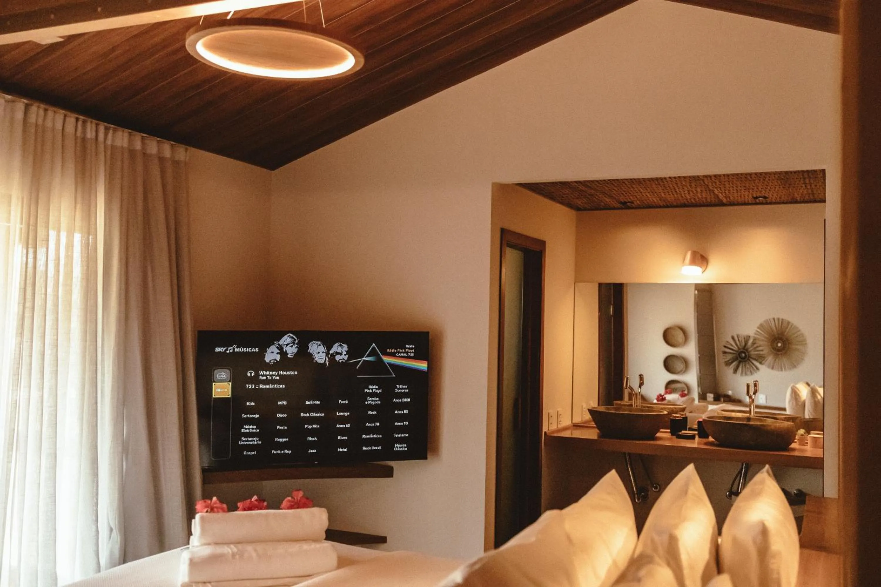 TV and multimedia in Pousada Moana