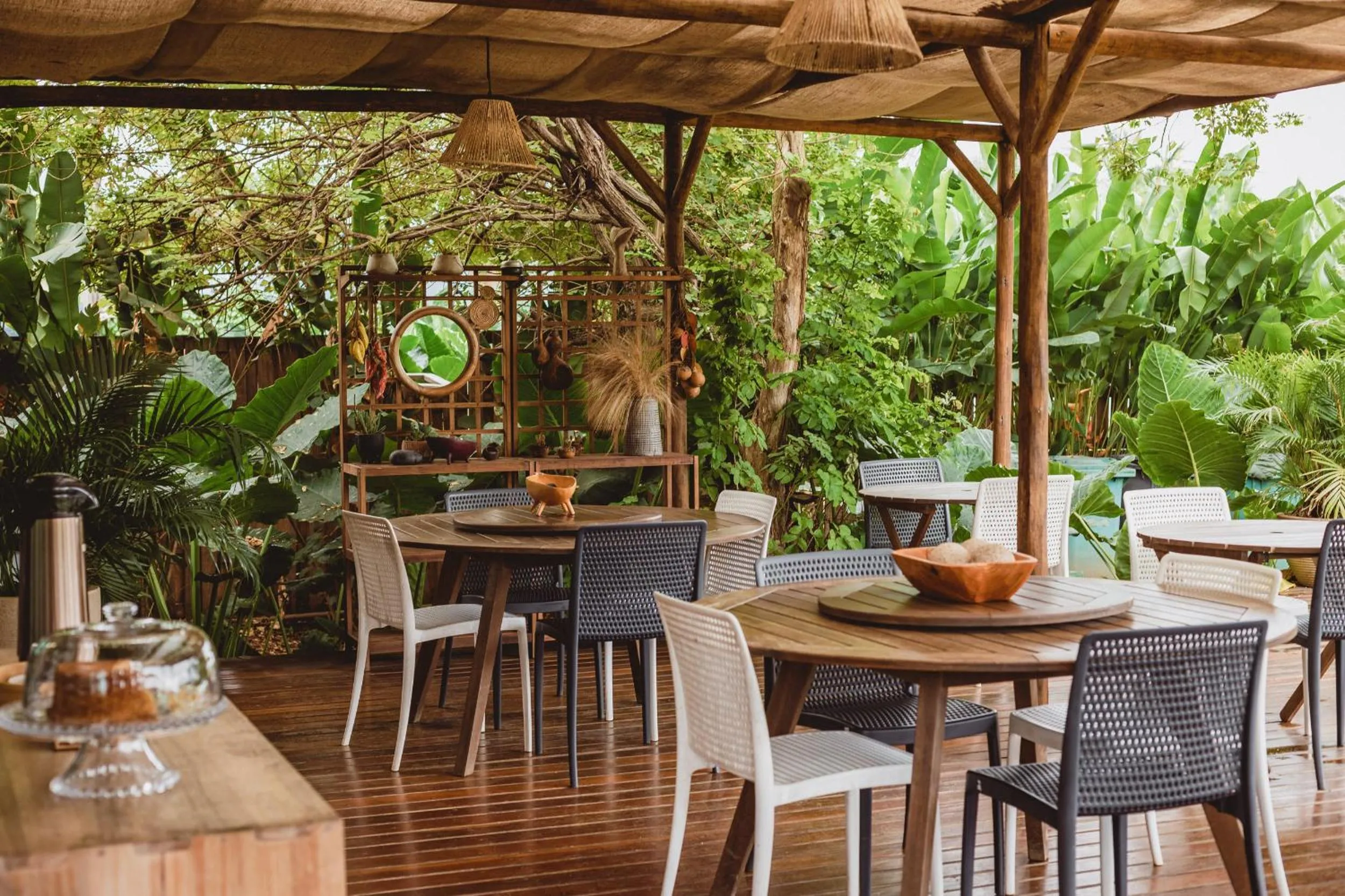 Dining area in Pousada Moana