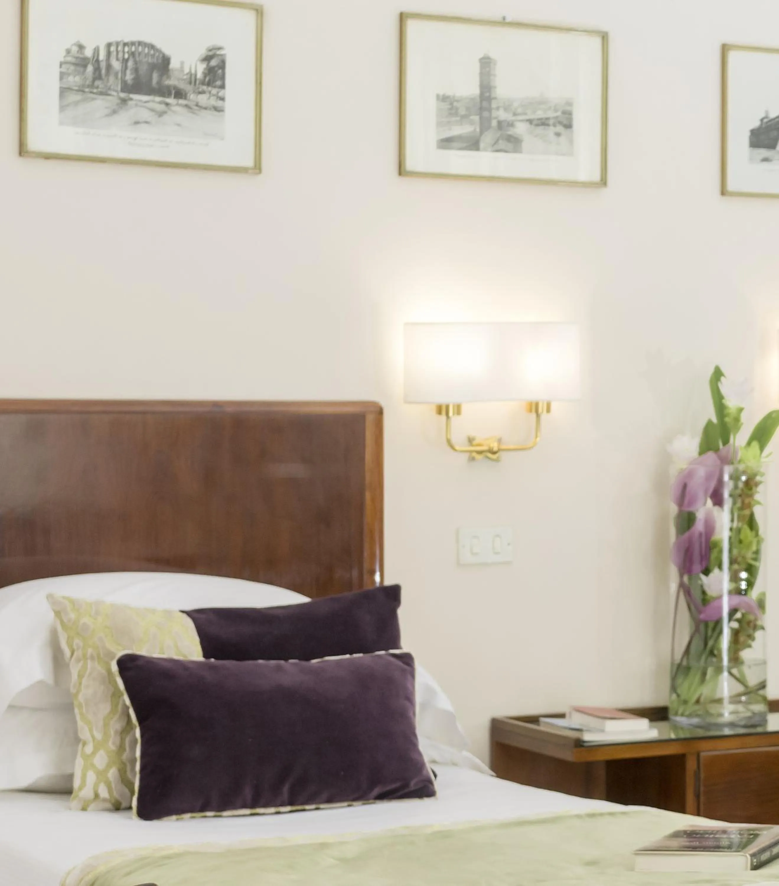 Bed in Bettoja Hotel Atlantico